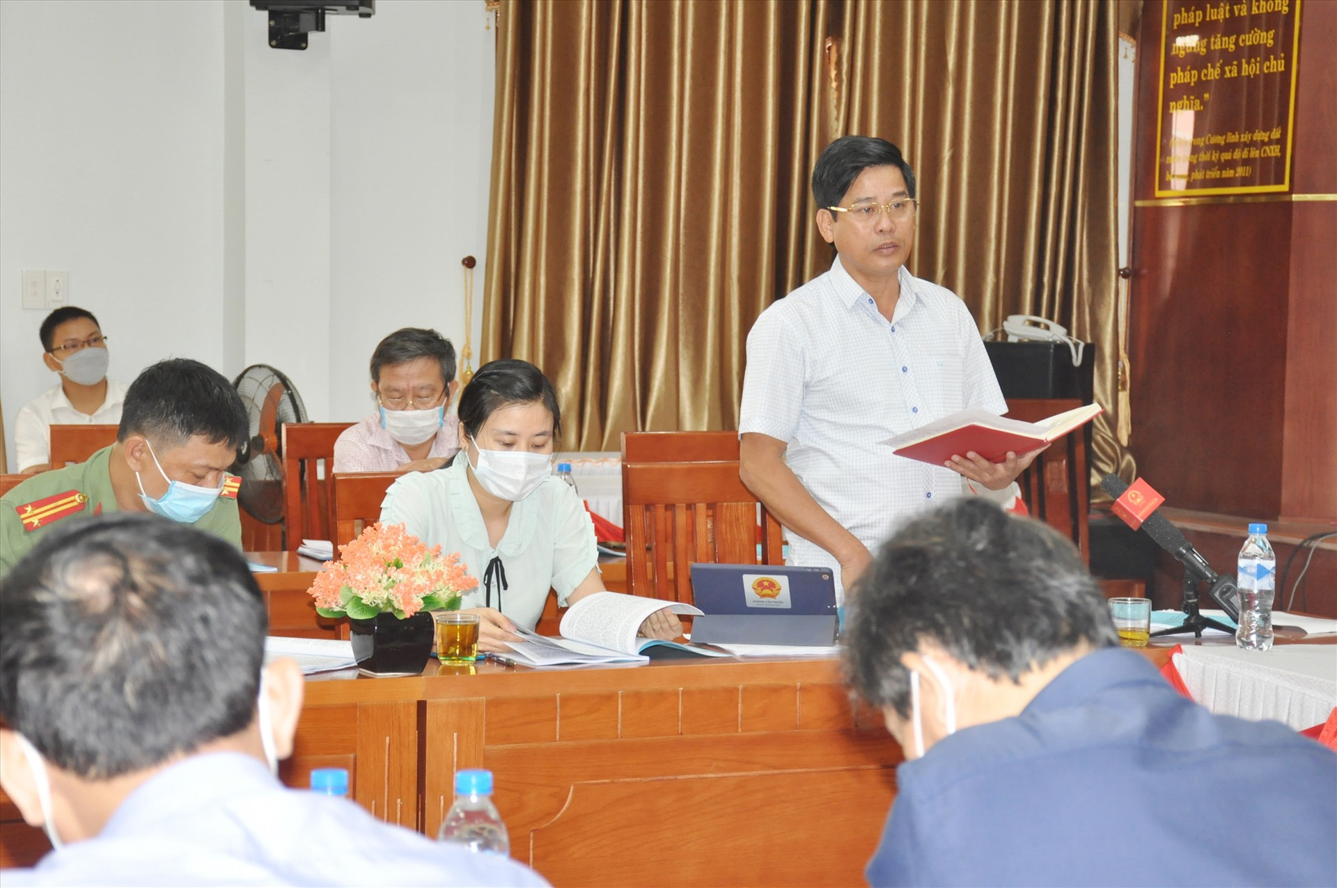 Phó Trưởng đoàn ĐBQH tỉnh Dương Văn Phước phát biểu tại cuộc giám sát. Ảnh: N.Đ