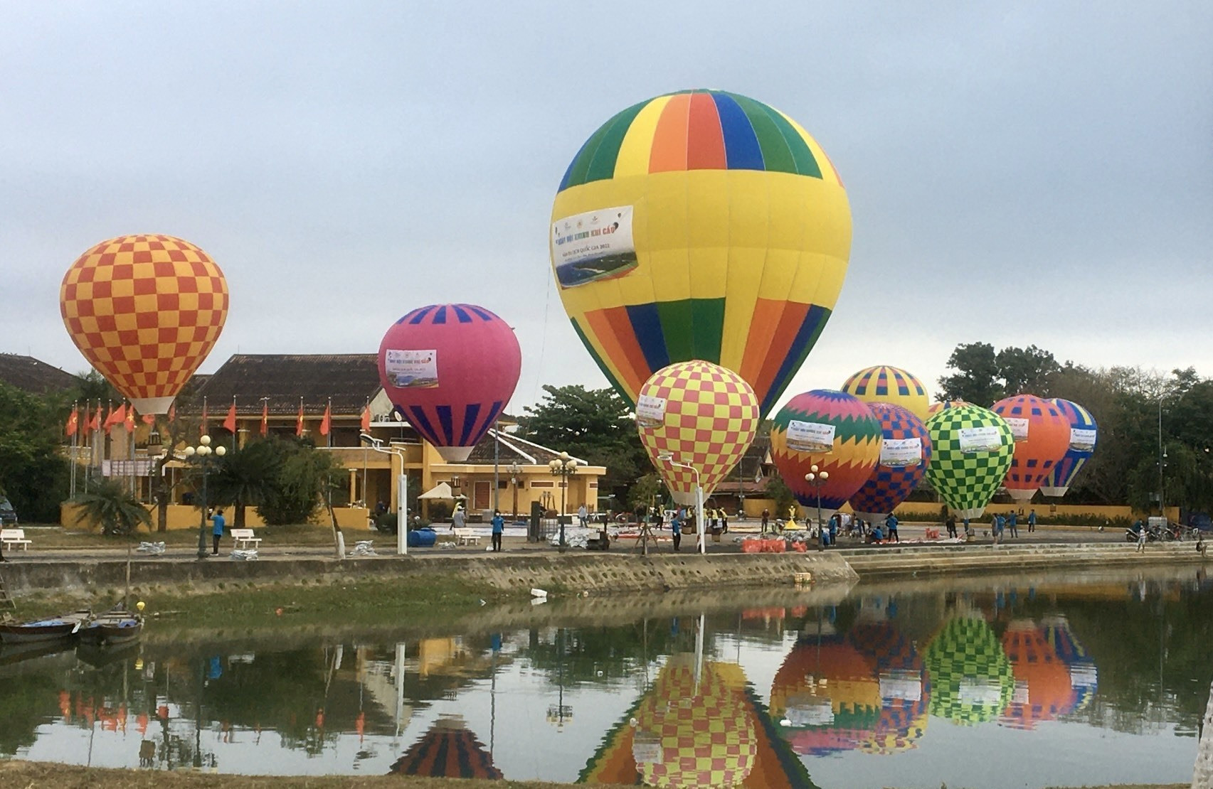 “Ngày hội khinh khí cầu” hứa hẹn mang đến trải nghiệm tuyệt vời cho du khách khi đến Hội An. Ảnh: MỸ LỆ
