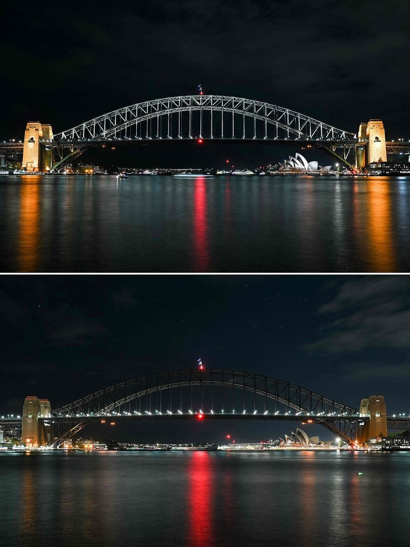Cầu cảng Sydney của Australia trước và sau khi tắt đèn hưởng ứng Giờ trái đất 2022. Ảnh: AFP