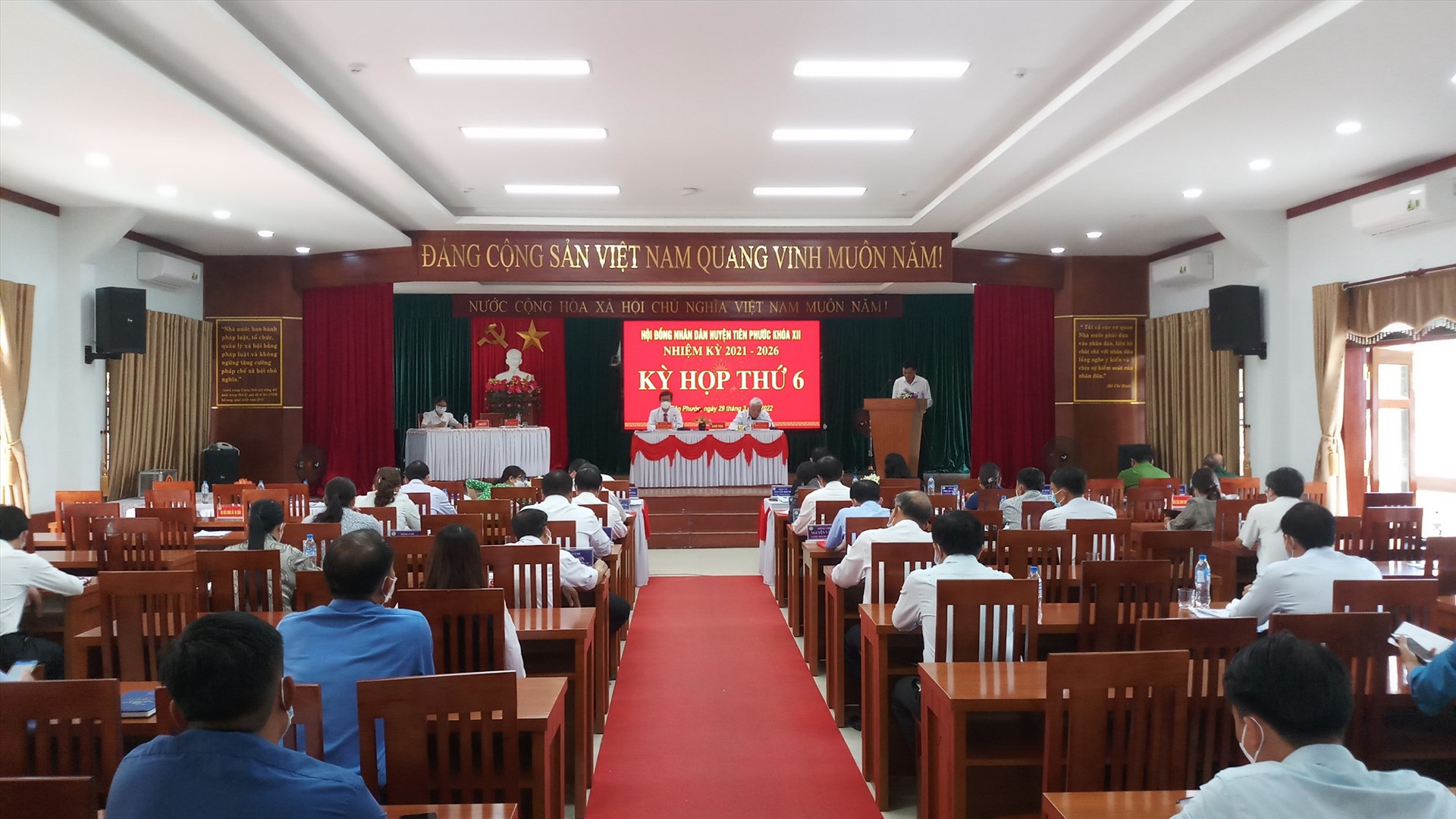 HĐND huyện Tiên Phước tổ chức kỳ họp thứ 6, (khóa XII), nhiệm kỳ 2021-2026. Ảnh: NGUYỄN HƯNG