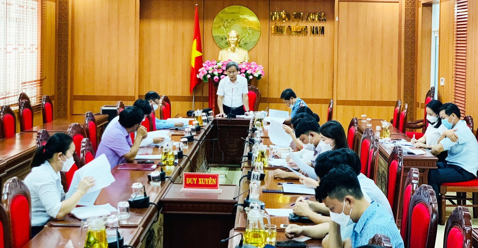 Lễ công bố quyết định thành lập Ban xúc tiến đầu tư và hỗ trợ doanh nghiệp huyện Duy Xuyên diễn ra chiều 29.3. Ảnh: N.T