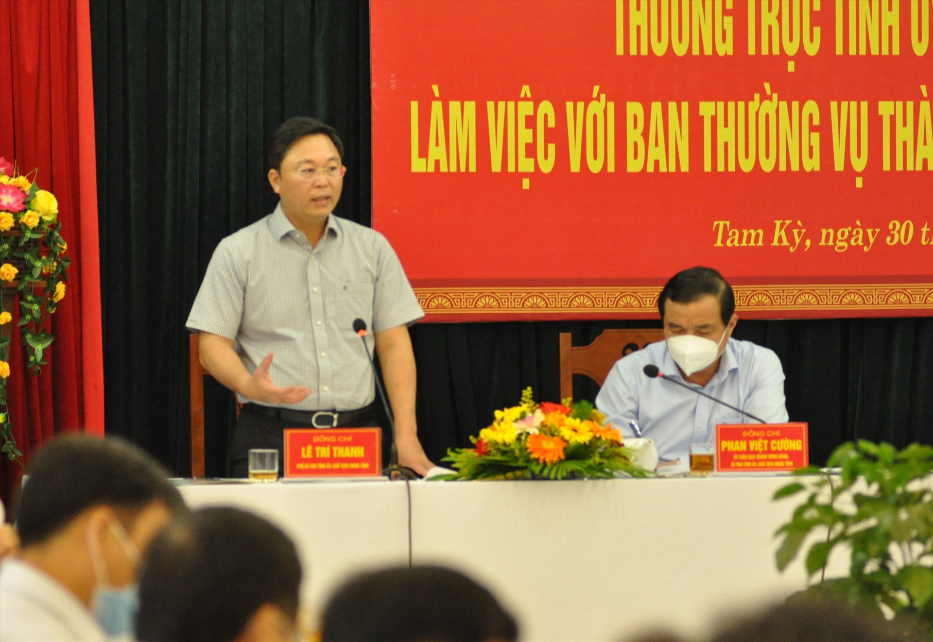 Phó Bí thư Tỉnh ủy, Chủ tịch UBND tỉnh Lê Trí Thanh phát biểu tại cuộc làm việc. Ảnh: X.P