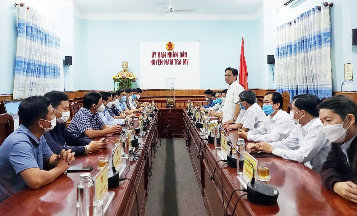 uang cảnh buổi gặp mặt giữa hai huyện Nam Trà My và huyện Triệu Phong.