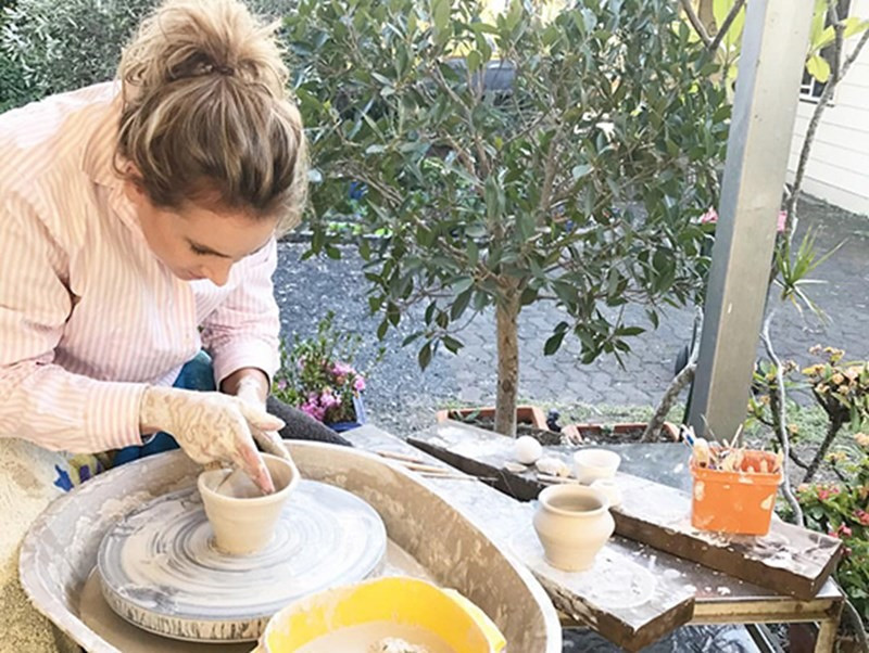 Coming to Thanh Ha pottery village, visitors can learn about the process of making pottery products.