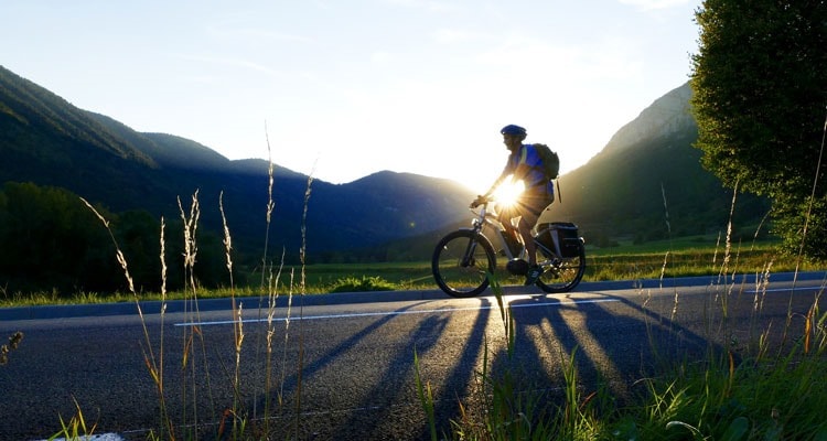 Cycling in Vietnam. Photo internet