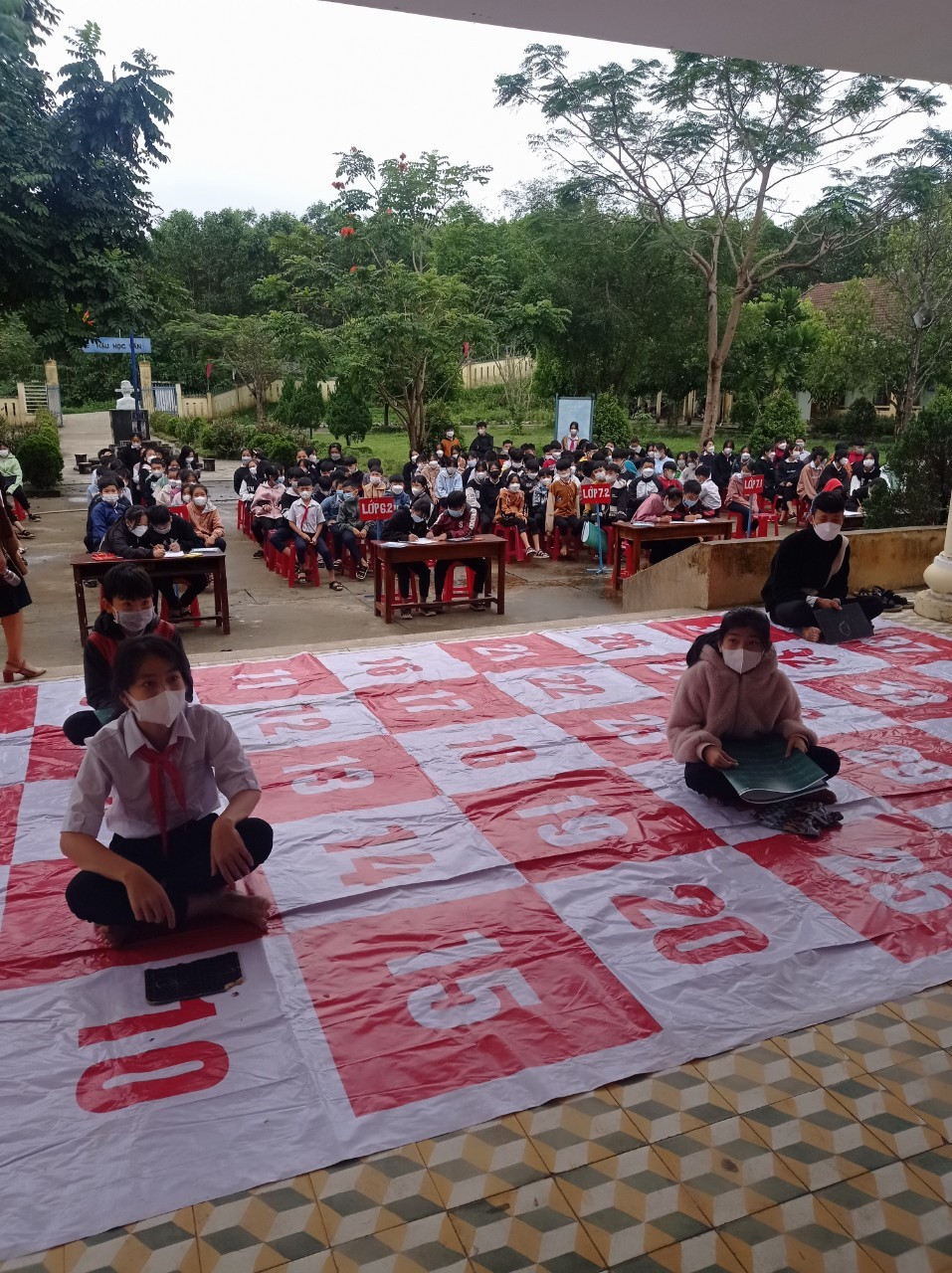 Hoạt động ngoại khóa tại các trường học nằm trong Dự án Chăm sóc mắt học đường tỉnh Quảng Nam giai đoạn 2021 - 2024. Ảnh: T.V