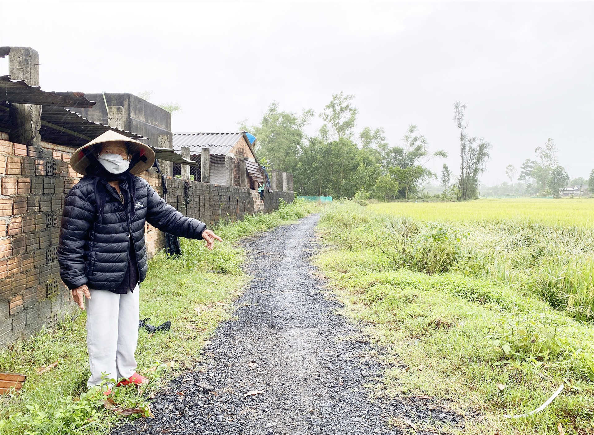 Đây là khoảng đất bà Nguyễn Thị Chinh tự nguyện hiến, nằm trong dự án đường nông thôn của xã Tam Anh Nam sẽ khởi công xây dựng trong năm nay. Ảnh: V.H