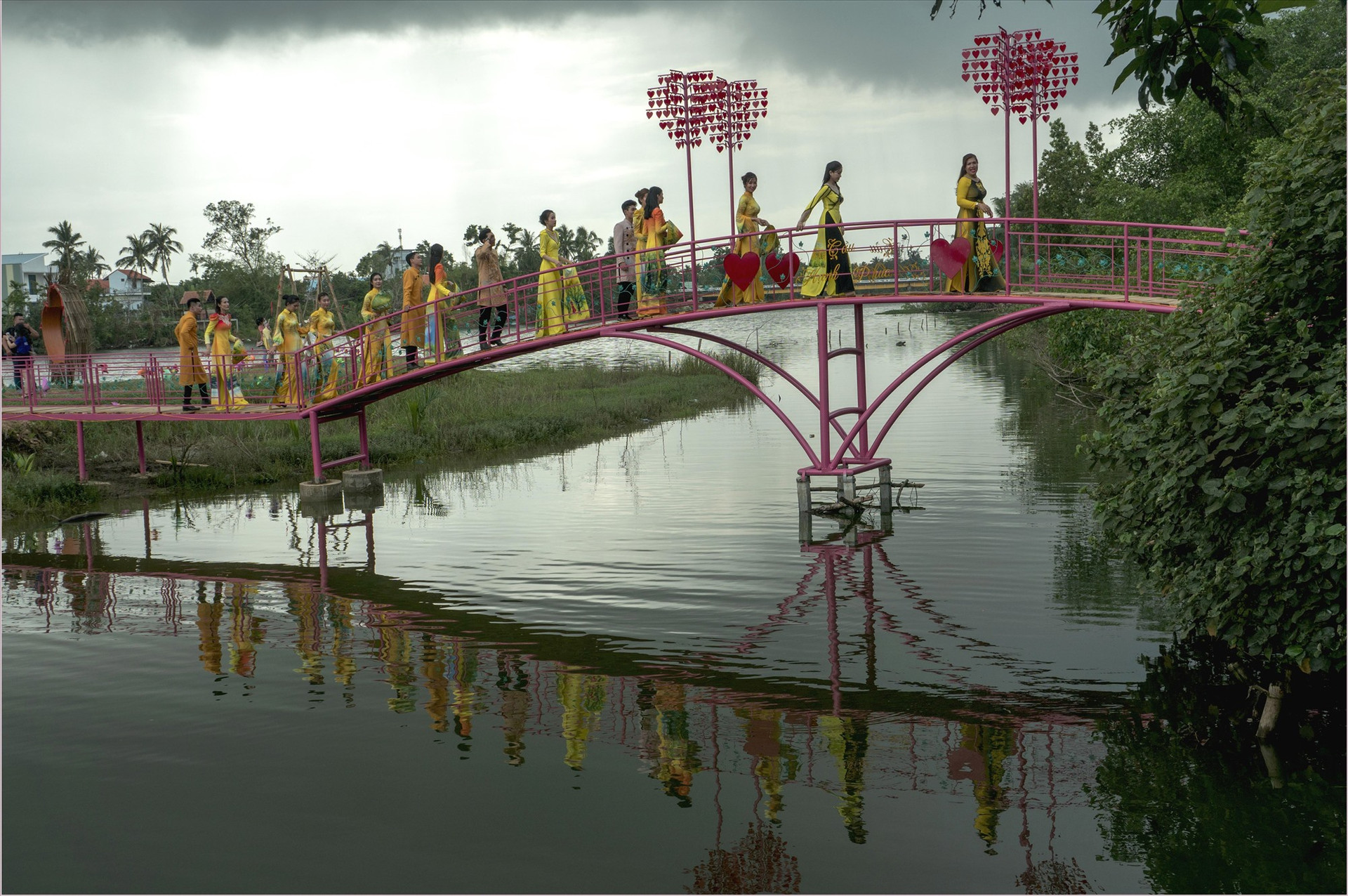 Một hoạt động của Lễ hội mùa hoa sưa năm 2021. Ảnh: Nguyễn Điện Ngọc.