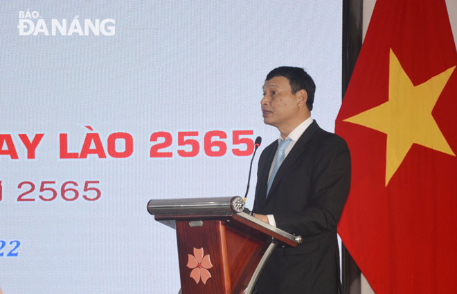 Phó Chủ tịch Thường trực UBND thành phố Hồ Kỳ Minh phát biểu tại Lễ hội Tết  Bun-pi-may Lào Phật lịch năm 2565. Ảnh: LÊ VĂN THƠM