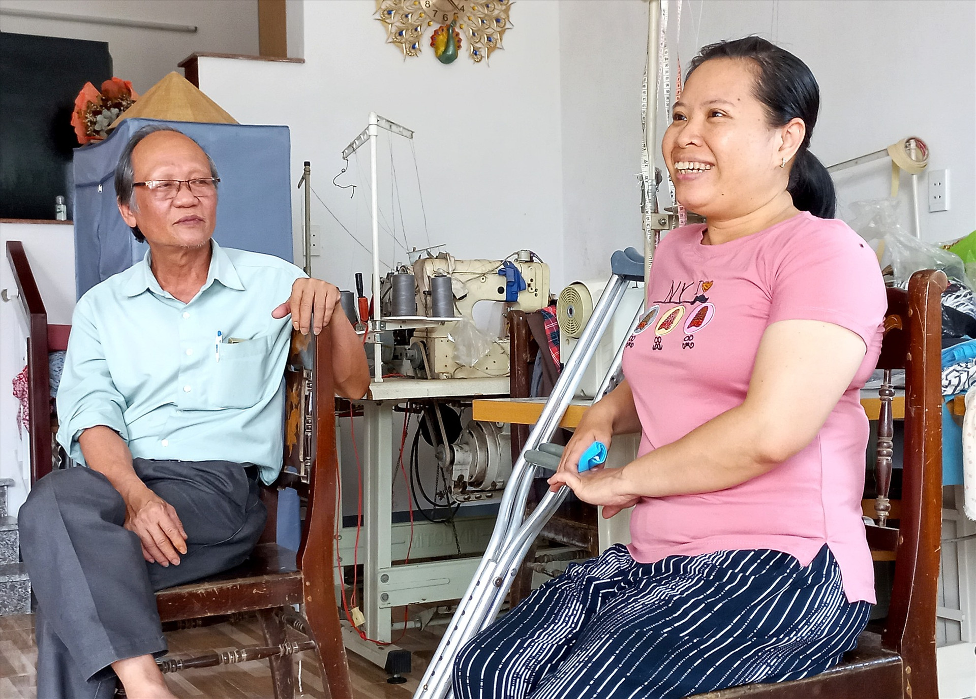 Chị Nguyễn Hoàng Linh mong muốn người khuyết tật được hỗ trợ tốt hơn trong học nghề, tạo việc làm. Ảnh: T.L