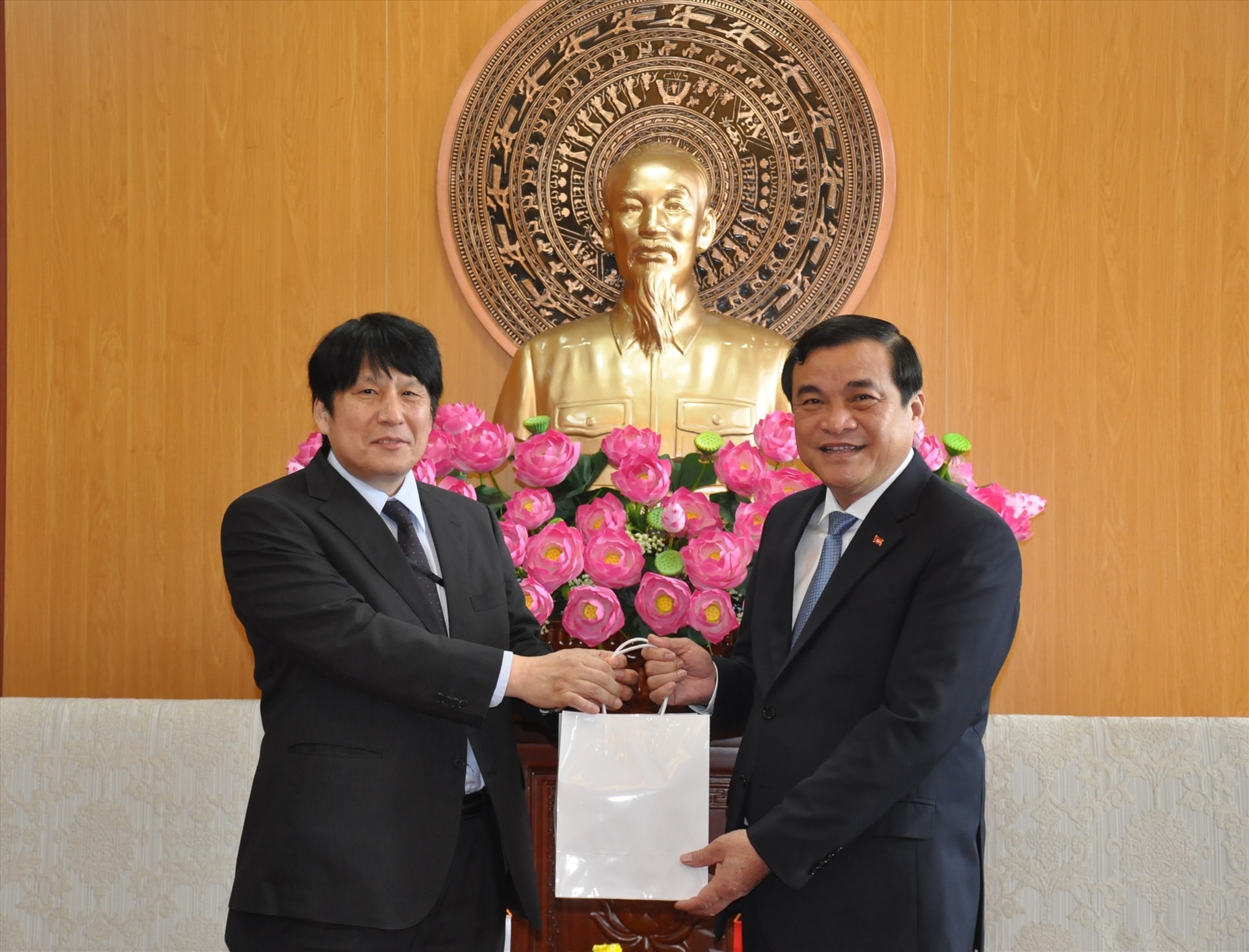 A gift from the Japanese Ministry of Foreign Affairs to Quang Nam