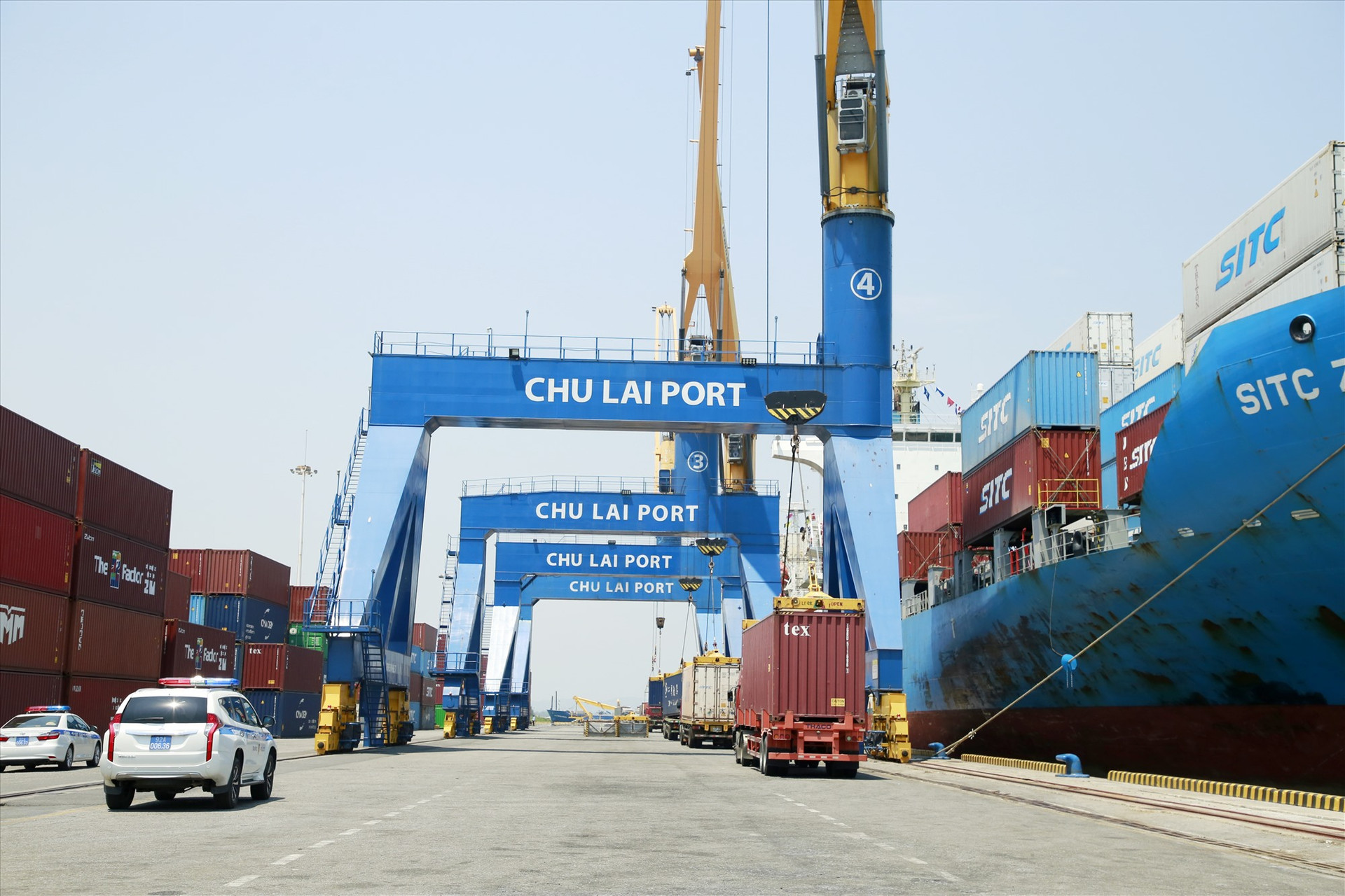 Mở rộng, nâng cấp cảng biển Chu Lai sẽ giải quyết nhiều bất cập liên quan chi phí logictics, tạo đối trọng về xuất nhập khẩu cho khu vực miền Trung - Tây Nguyên. Ảnh: T.C