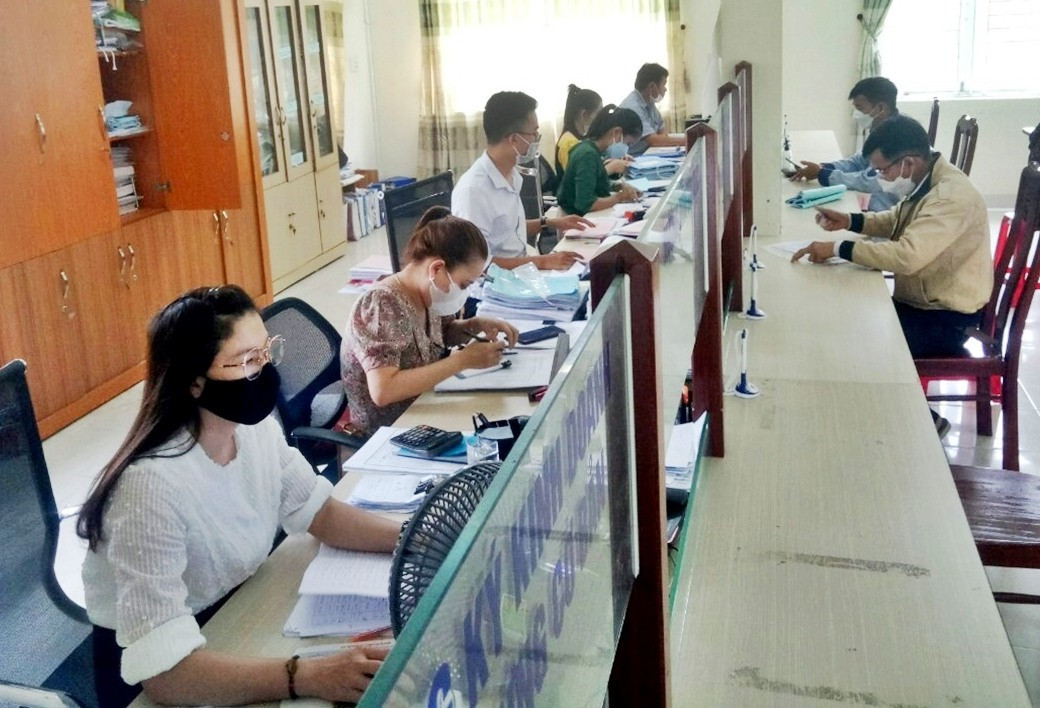 UBND tỉnh thống nhất giữ nguyên số lượng biên chế và định suất hợp đồng lao động Nghị định 68, 161 theo đề xuất của huyện Phú Ninh. Ảnh: H.Đ