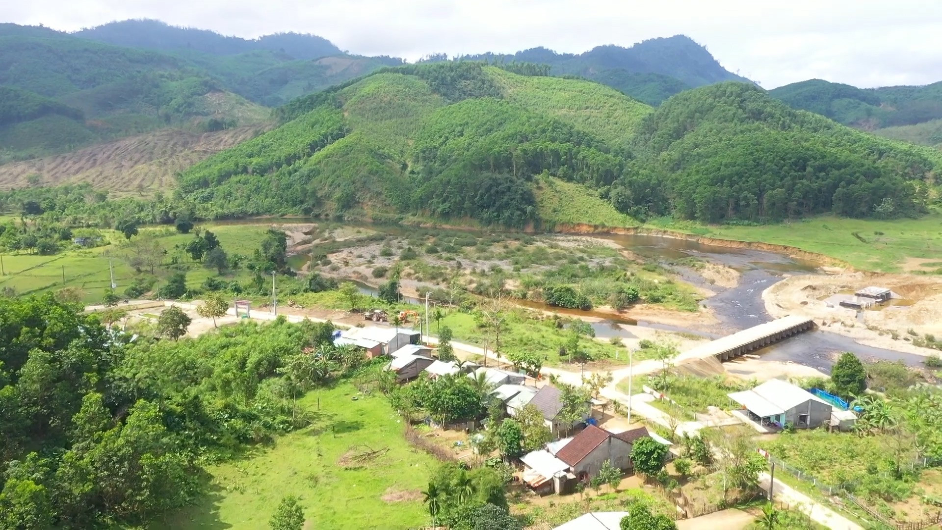 Khu tái định cư xã Phước Trà nhìn từ trên cao. Ảnh: PV