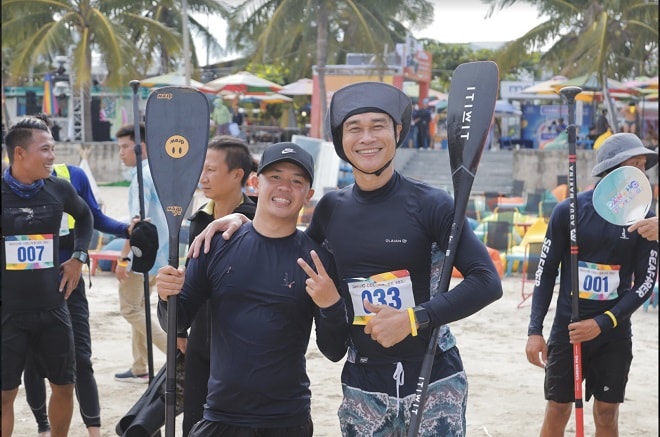 2 vận động viên tham gia cuộc thi.