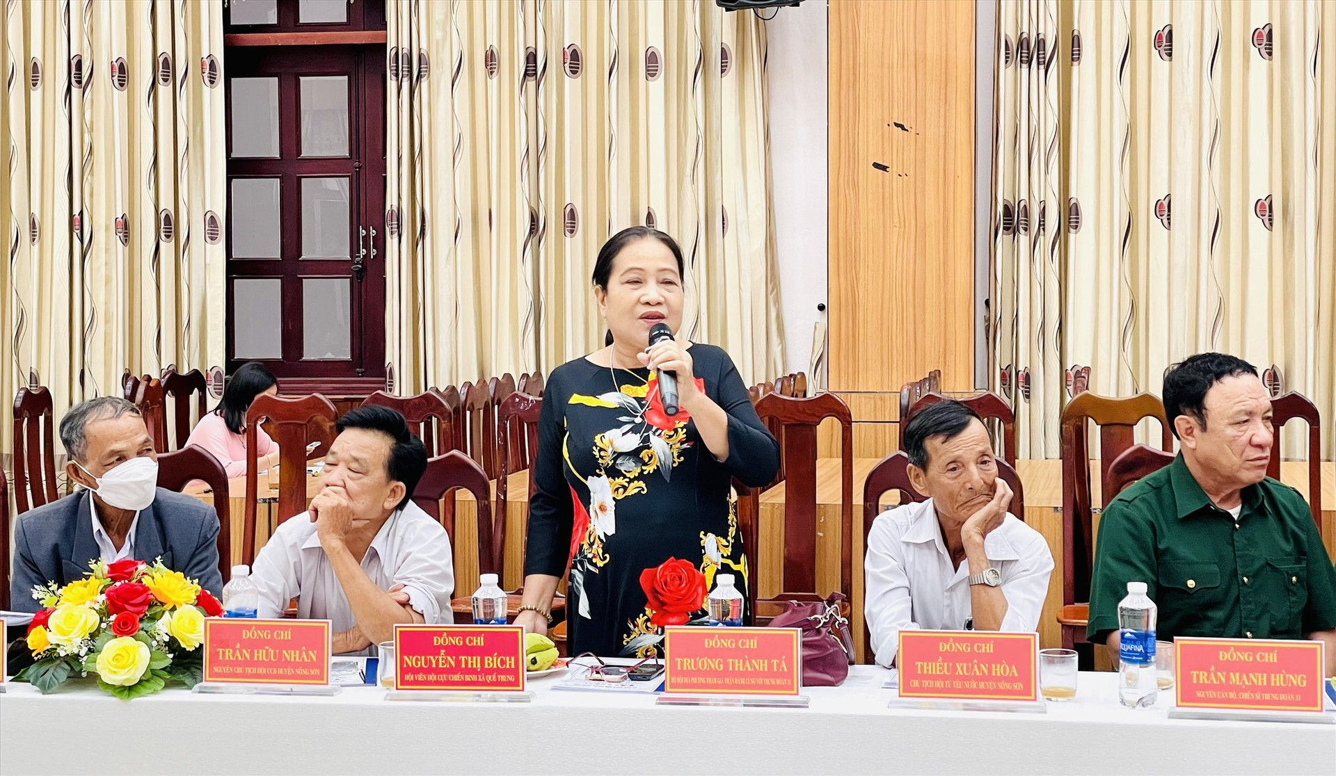 Hội viên cựu chiến binh Nguyễn Thị Bích - người đã có đóng góp lớn trong việc vận động kinh phí xây dựng Khu nhà bia tưởng niệm các anh hùng liệt sĩ Hóc Thượng. Ảnh: TÂM LÊ