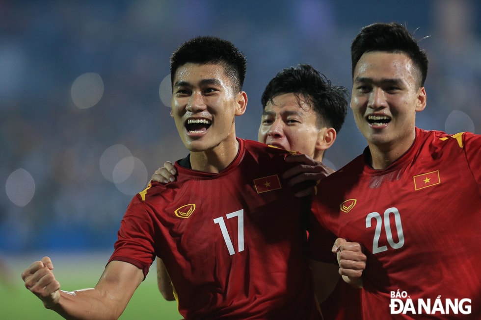 U23 Việt Nam liên tục dồn ép
