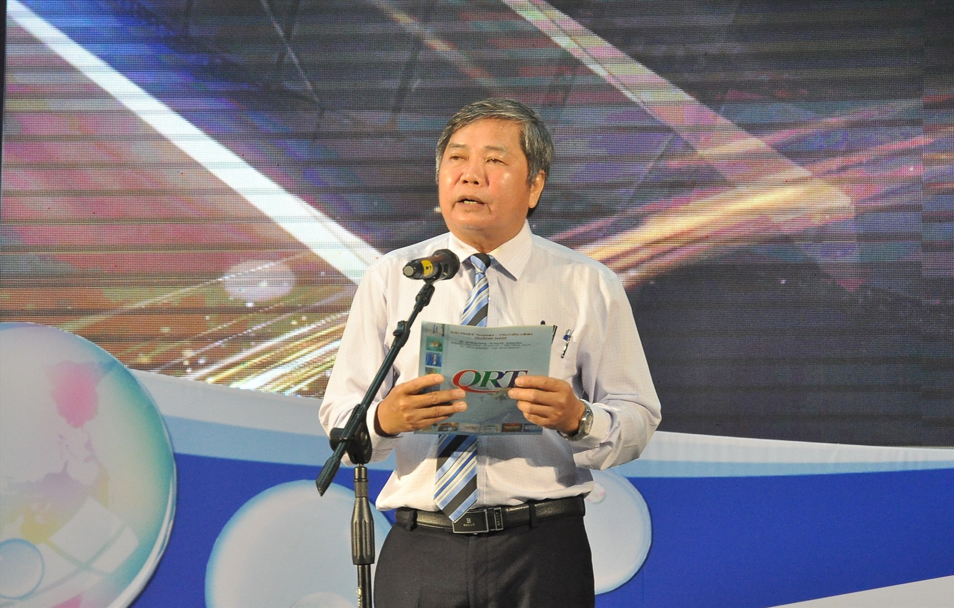 Nhà báo Mai Văn Tư - Giám đốc Đài PT-TH Quảng Nam, Trưởng ban tổ chức Liên hoan