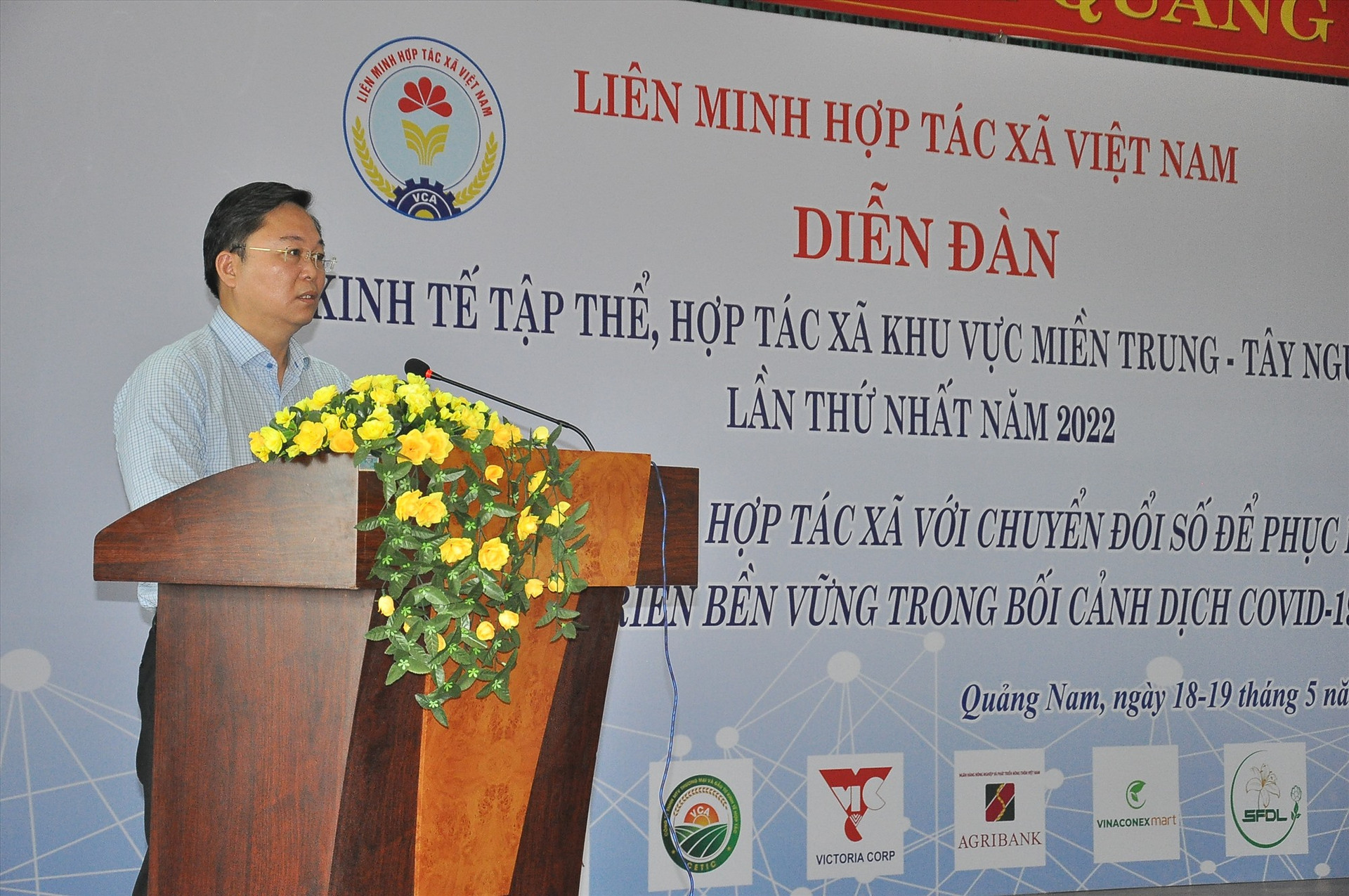 Chủ tịch UBND tỉnh Lê Trí Thanh phát biểu chào mừng. Ảnh: V.A