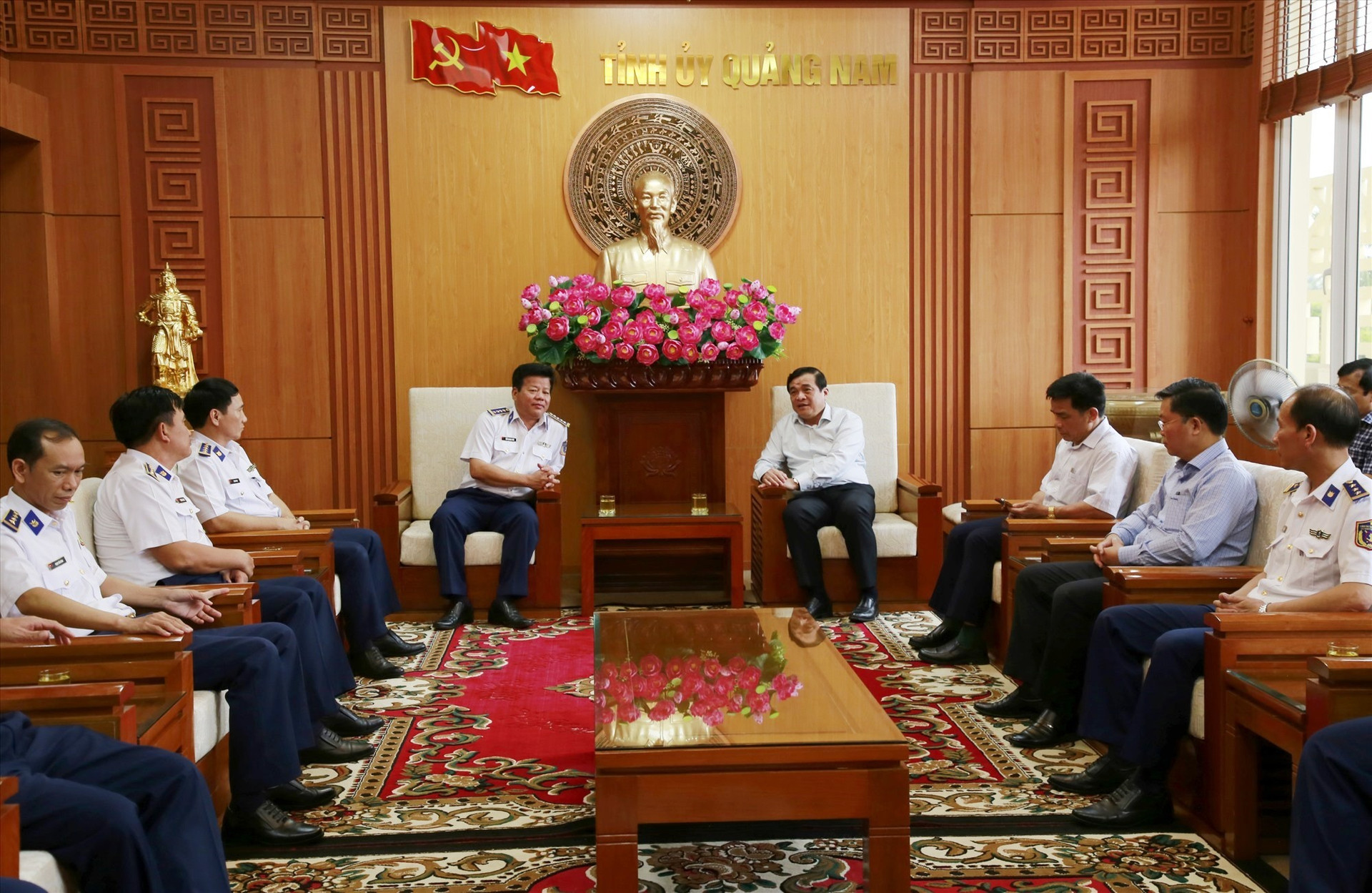 Bí thư Tỉnh ủy Phan Việt Cường cùng lãnh đạo Tỉnh ủy, UBND tỉnh tiếp xã giao lãnh đạo Bộ Tư lệnh Vùng Cảnh sát biển 2.