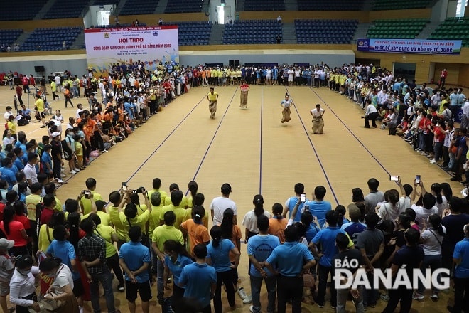 Hội thao thu hút 73 Công đoàn cơ sở đăng ký tham gia với gần 1.300 vận động viên, trong đó có 36 đơn vị tham gia thi đấu các bộ môn: cầu lông, bóng bàn, kéo co, nhảy bao bố, cờ tướng. 