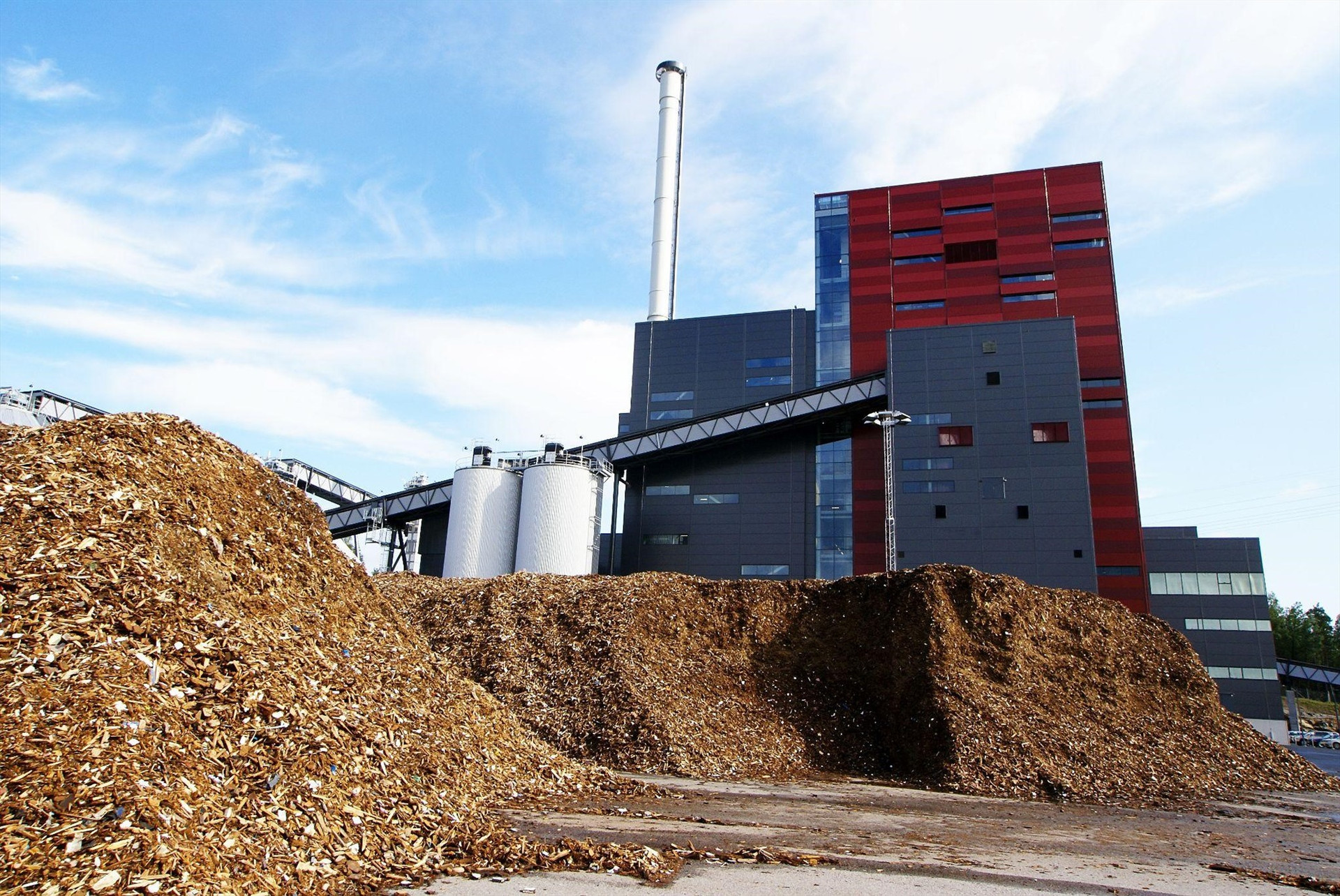 Lò hơi Biomass sử dụng nhiên liệu sạch trong sản xuất.