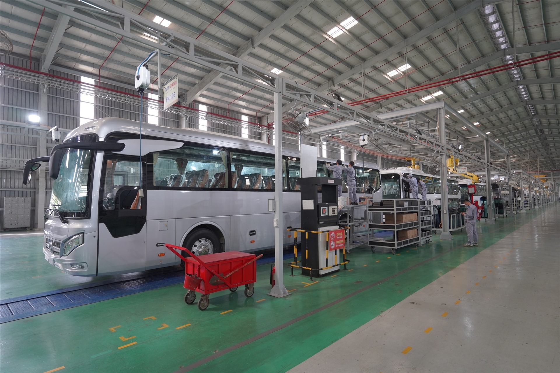 Mercedes Benz buses in a Thaco factory