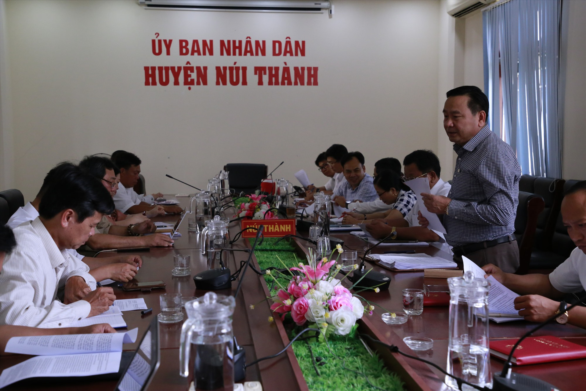 Đoàn giám sát HĐND tỉnh làm việc với UBND huyện Núi Thành.