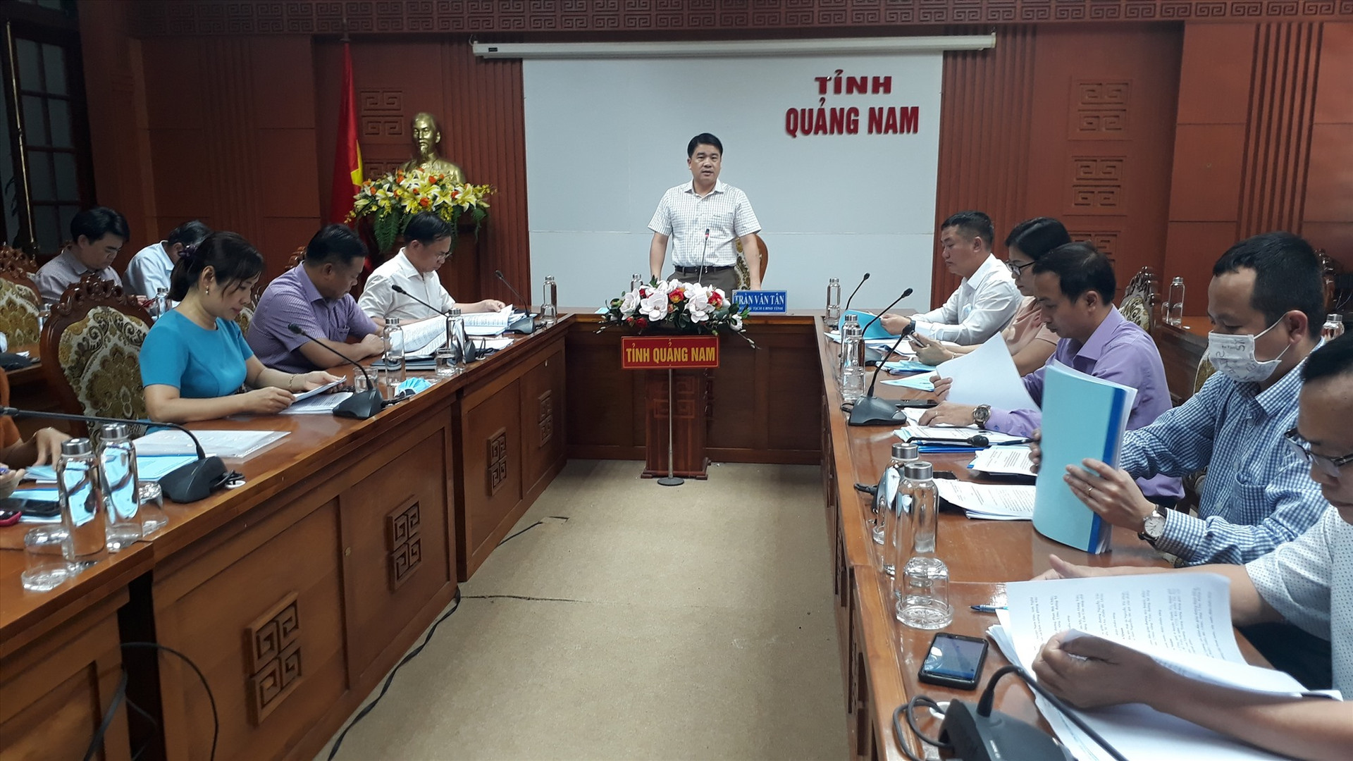 Phó Chủ tịch UBND tỉnh Trần Văn Tân cho biết mua sắm trang thiết bị tập luyện thuộc thẩm quyền quyết định của UBND tỉnh. Ảnh: T.V