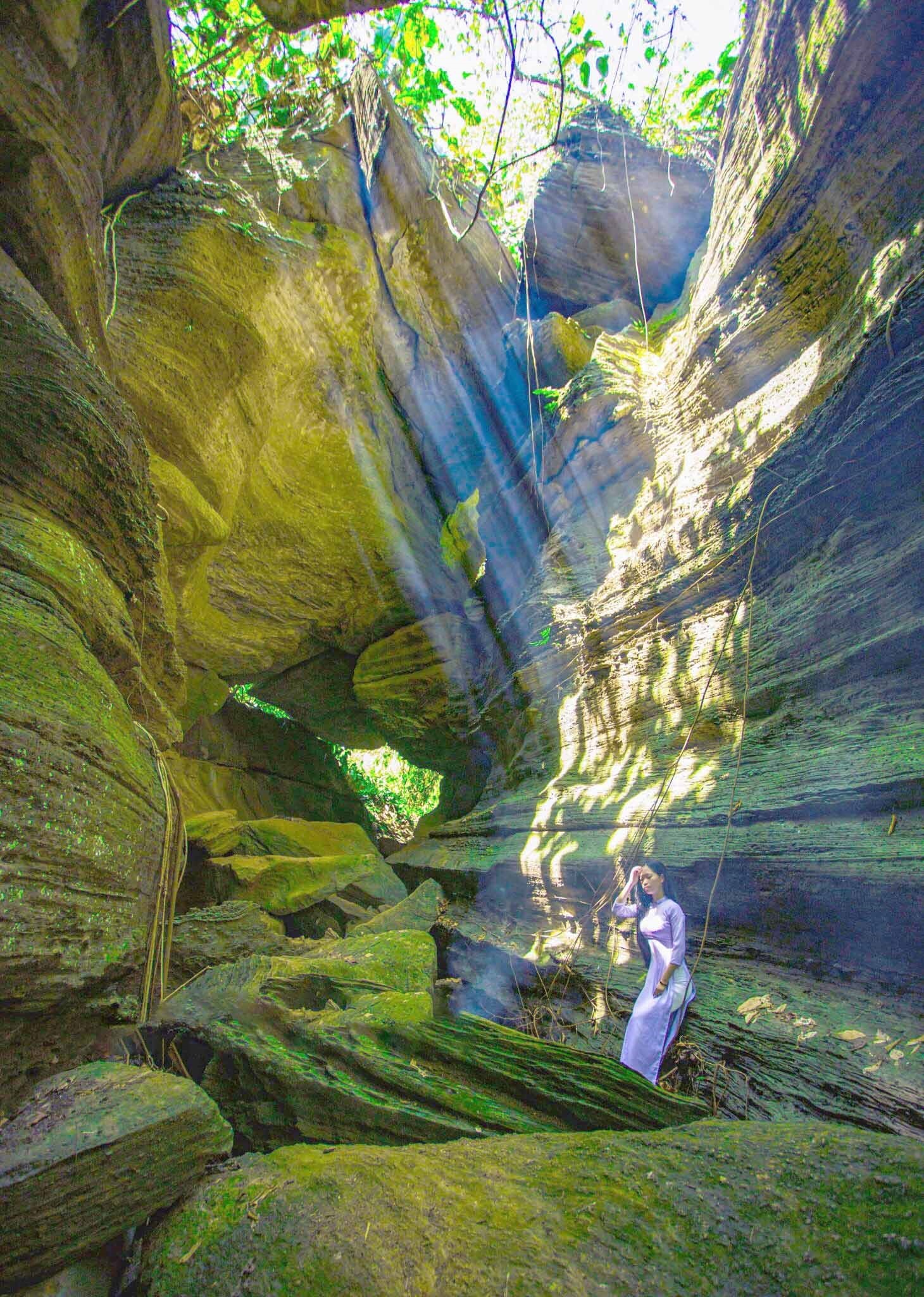 A mysterious scene at Doi Cave.