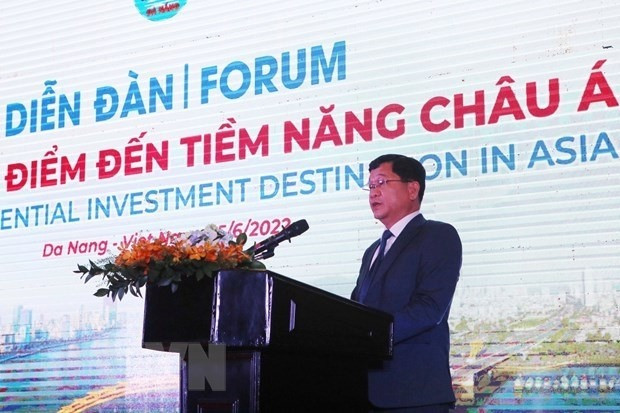 Ông Trần Phước Sơn, Phó chủ tịch UBND TP Đà Nẵng phát biểu tại diễn đàn. Ảnh XL