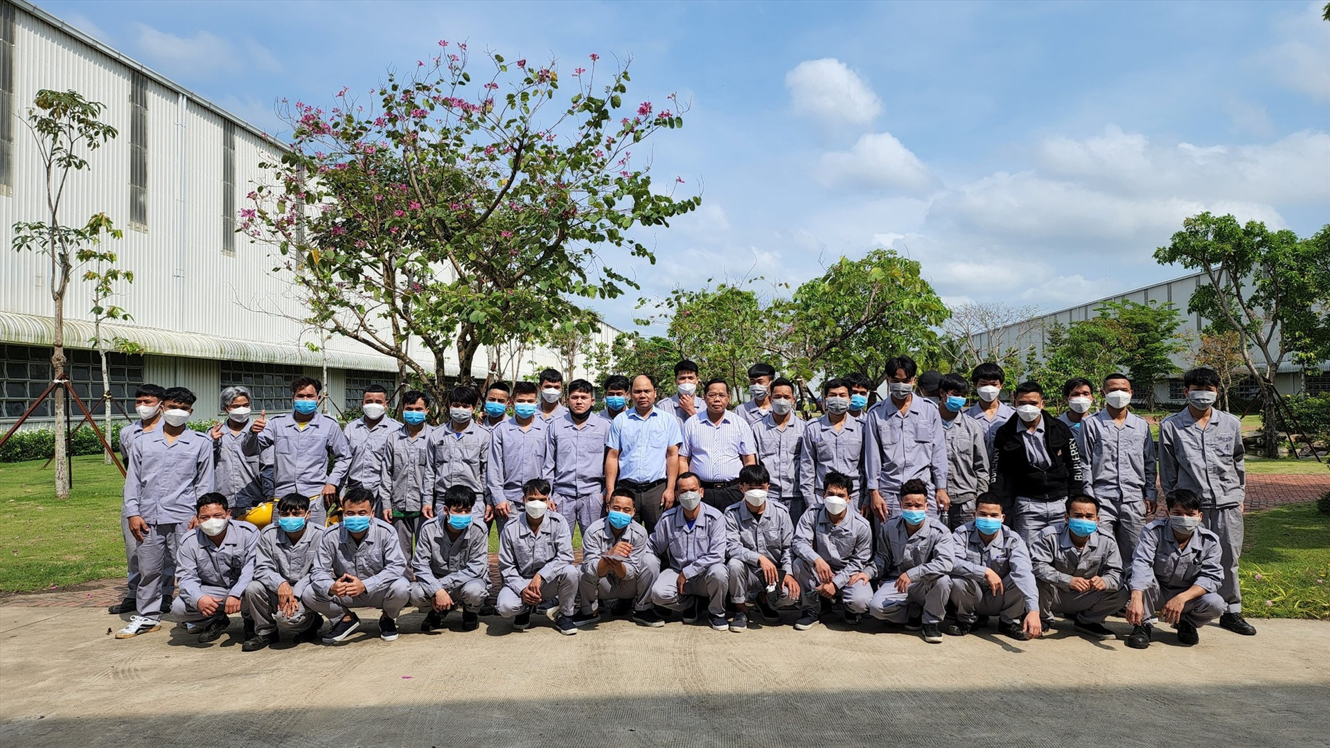 Các học viên trong mô hình hợp tác đào tạo nghề gắn với giải quyết việc làm giữa Trường CĐ THACO và huyện miền núi Tây Giang.