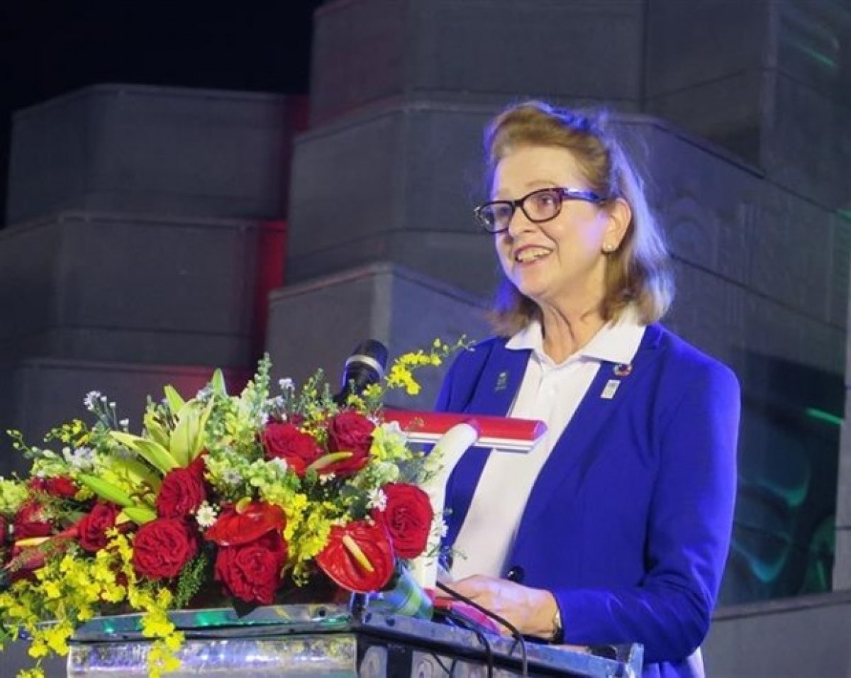 Caitlin Wiesen, Acting Interim Resident Coordinator for the United Nations (UN) and UN Development Programme Resident Representative in Vietnam, speaks at the meeting.