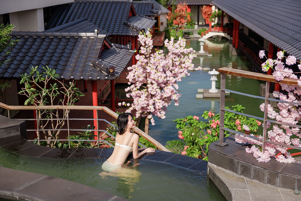 Độc đáo tắm khoáng nóng Onsen tại khu du lịch Mikazuki Đà Nẵng.  Ảnh NGUYỄN ĐÔNG