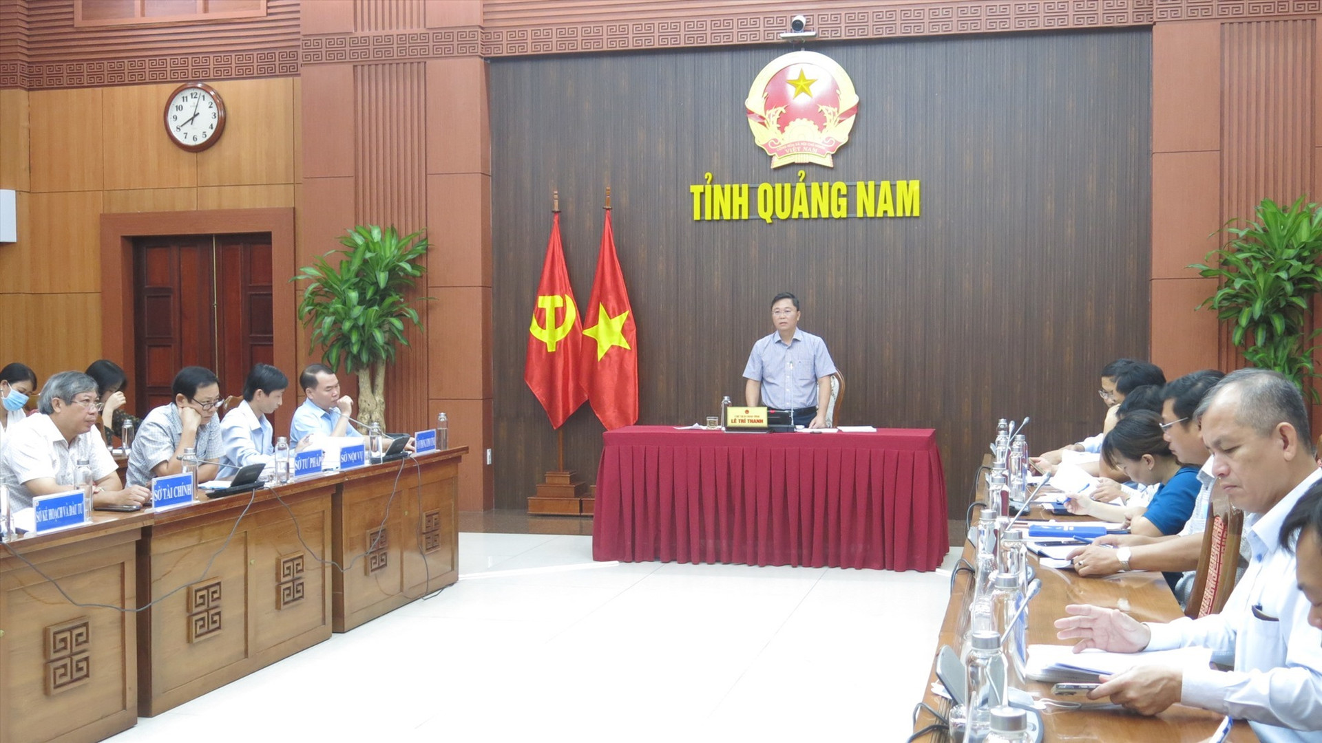Chủ tịch UBND tỉnh Lê Trí Thanh chủ trì phiên họp