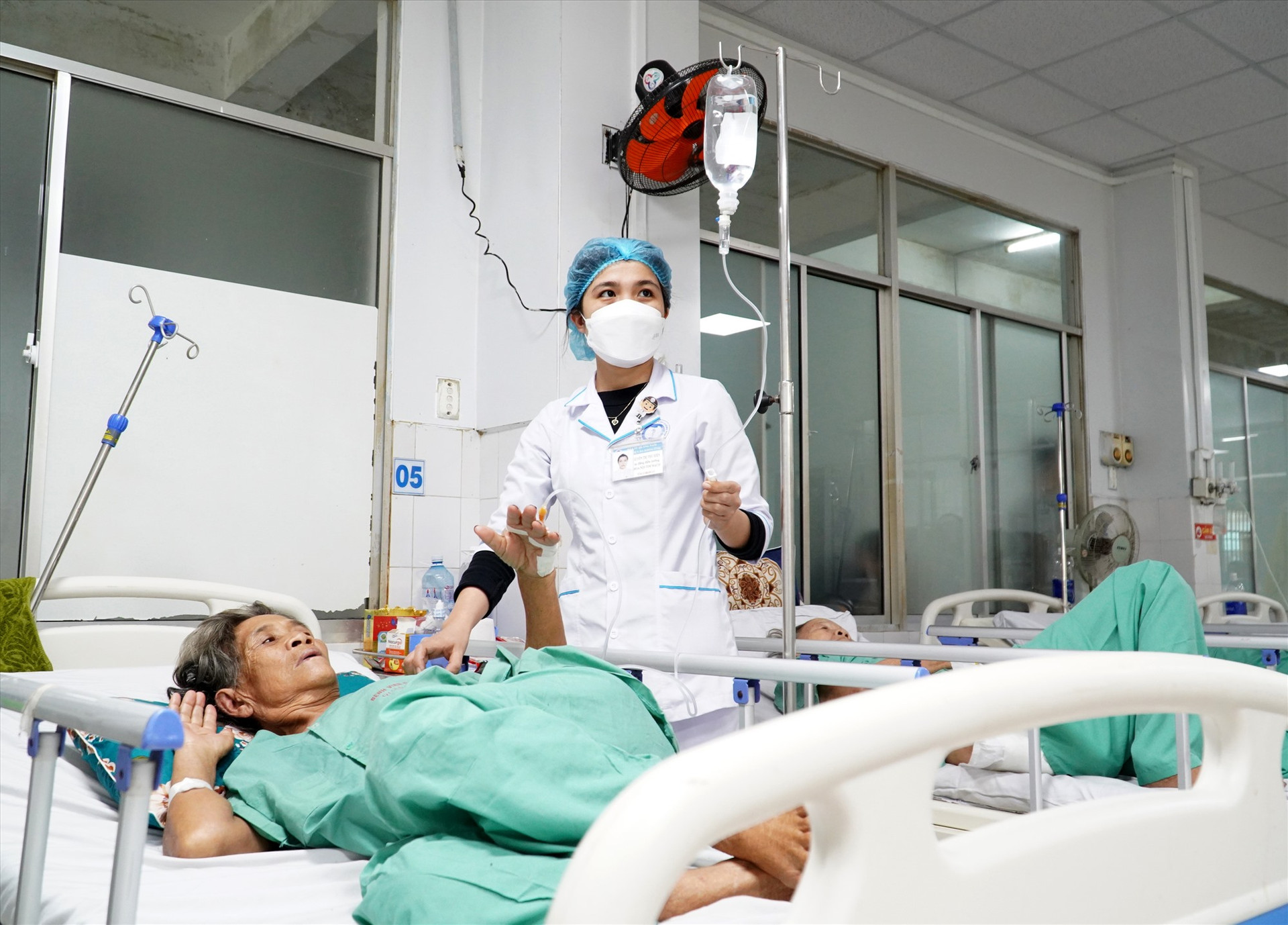 Bệnh viện Đa khoa Quảng Nam đang trong tình trạng thiếu hóa chất, vật tư y tế phục vụ khám chữa bệnh. Ảnh: X.H