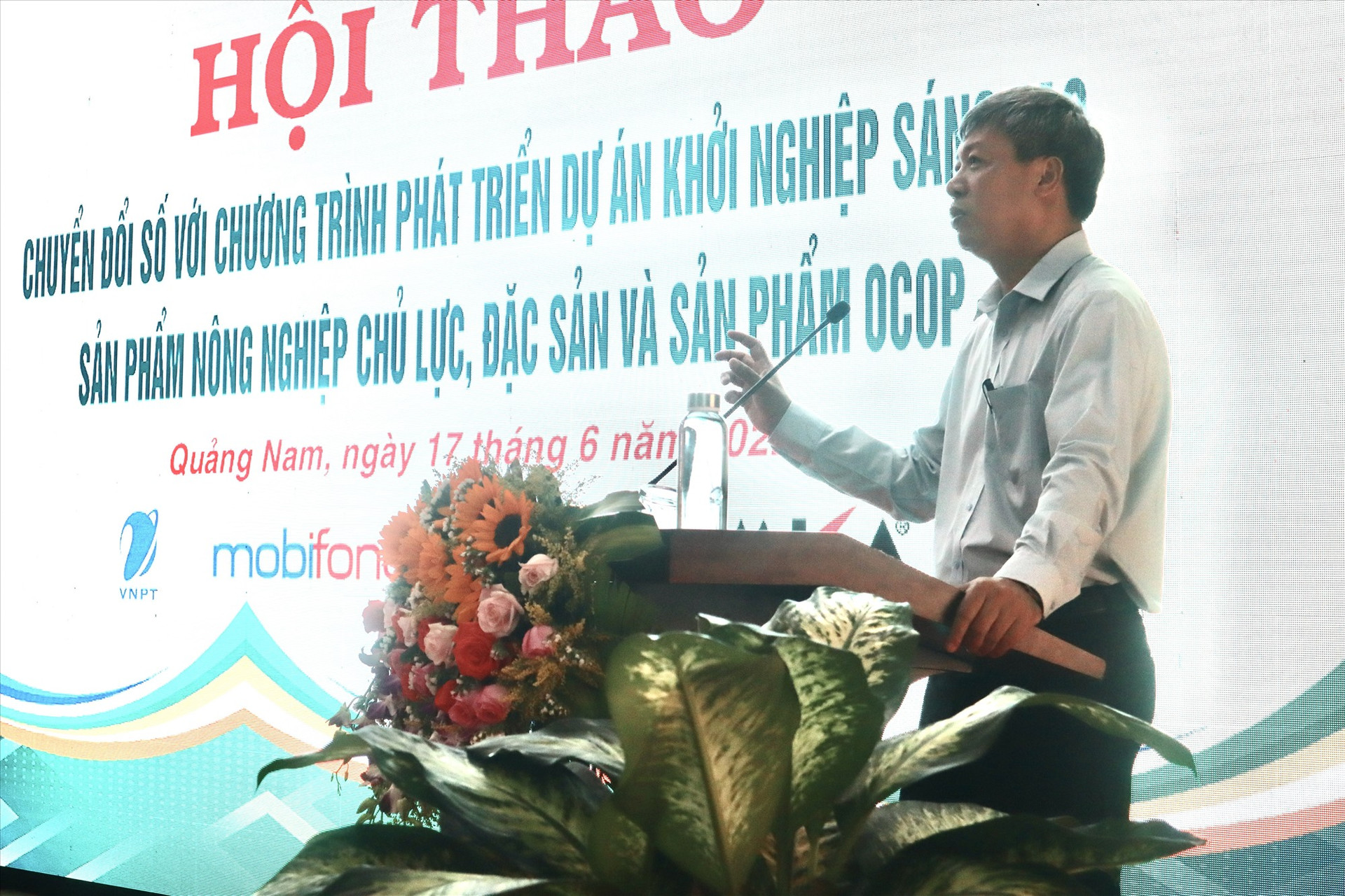 Phó Chủ tịch UBND tỉnh Hồ Quang Bửu phát biểu tại hội thảo. Ảnh: C.S - T.A