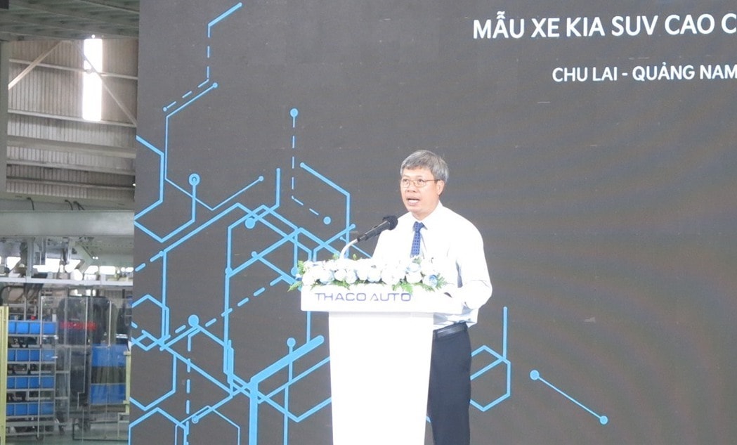 Deputy Chairman Ho Quang Buu at the launching ceremony