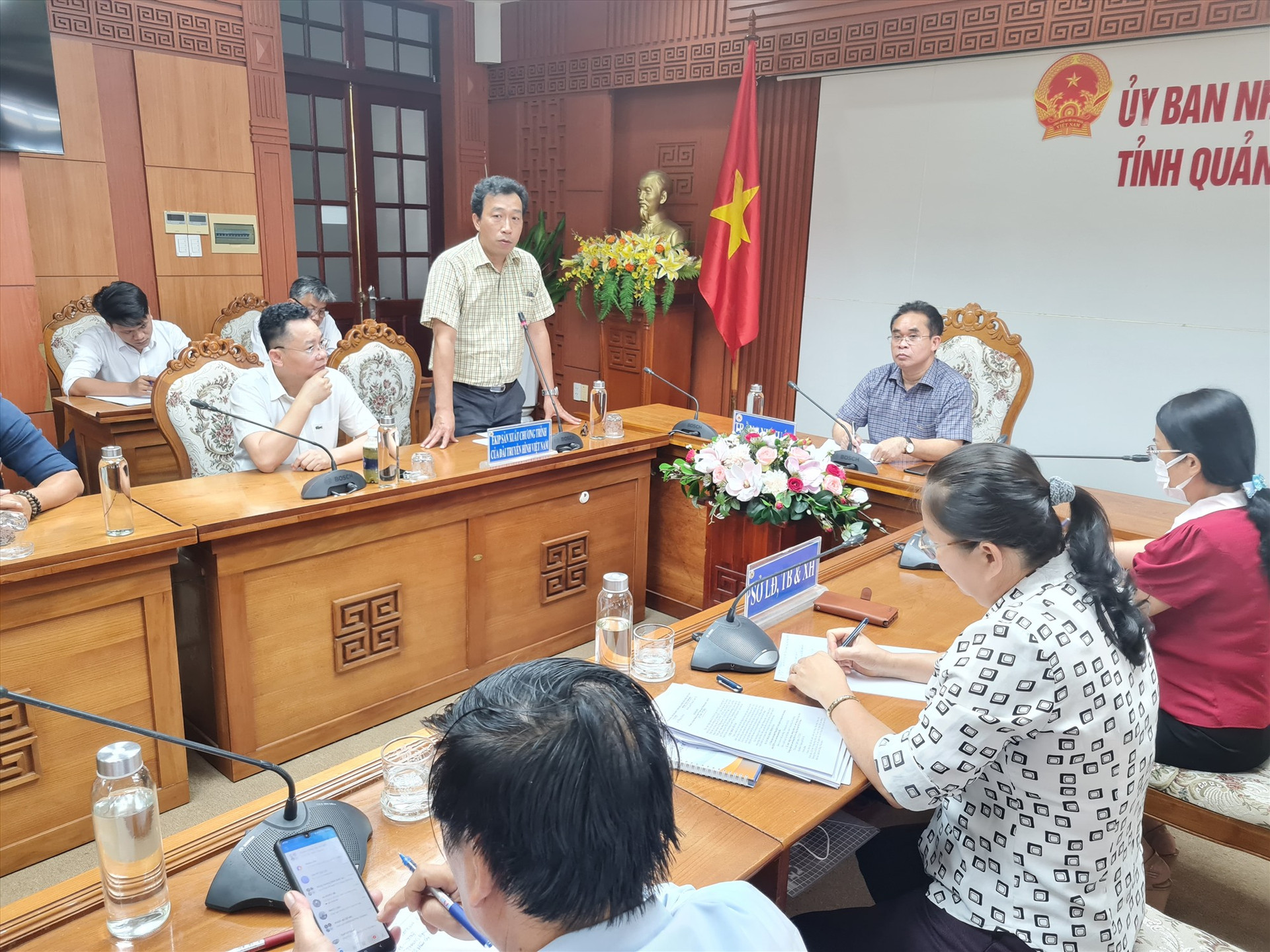 Đại diện Đài Truyền hình Việt Nam trình bày một số nội dung tại cuộc họp. Ảnh: D.L