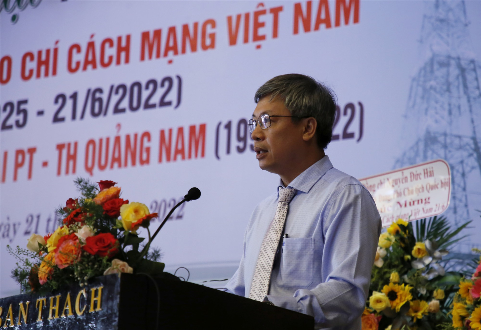 Phó Chủ tịch UBND tỉnh Hồ Quang Bửu phát biểu tại buổi gặp mặt. Ảnh: T.C