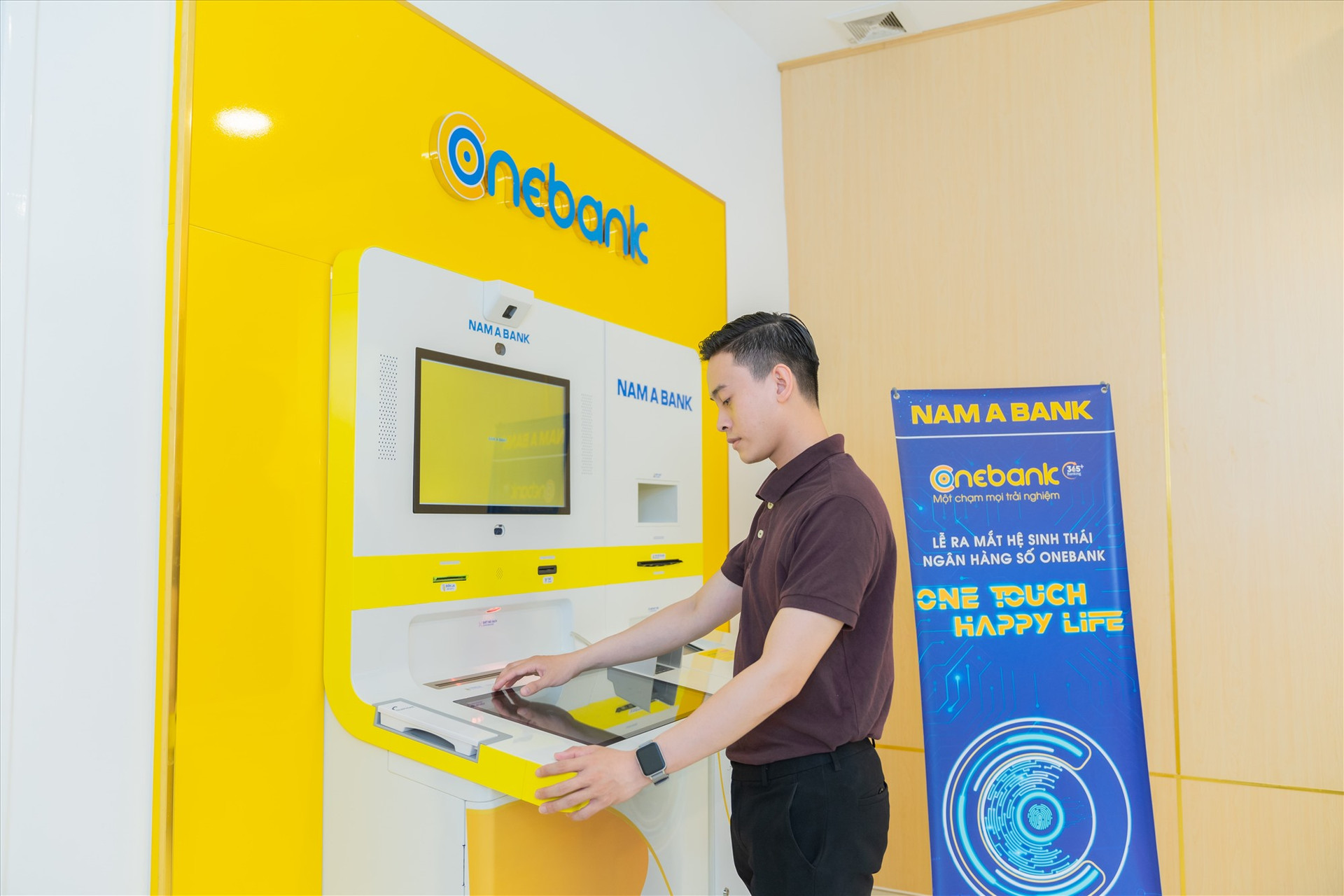 ONEBANK mang đến những trải nghiệm vượt trội cho khách hàng.