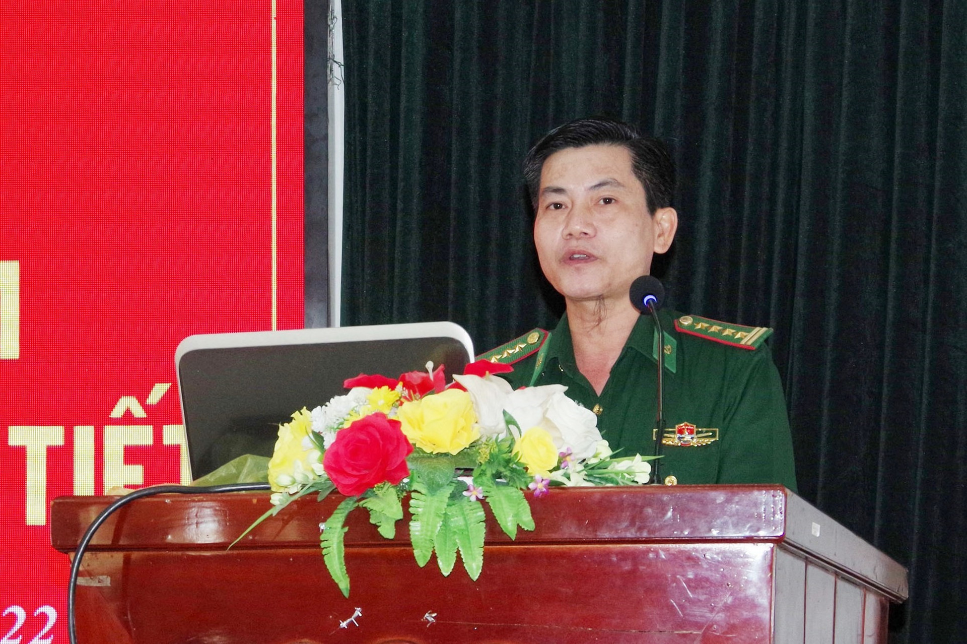 Đại tá Hoàng Văn Mẫn - Chính ủy BĐBP tỉnh phát biểu khai mạc tập huấn. Ảnh: HỒNG ANH