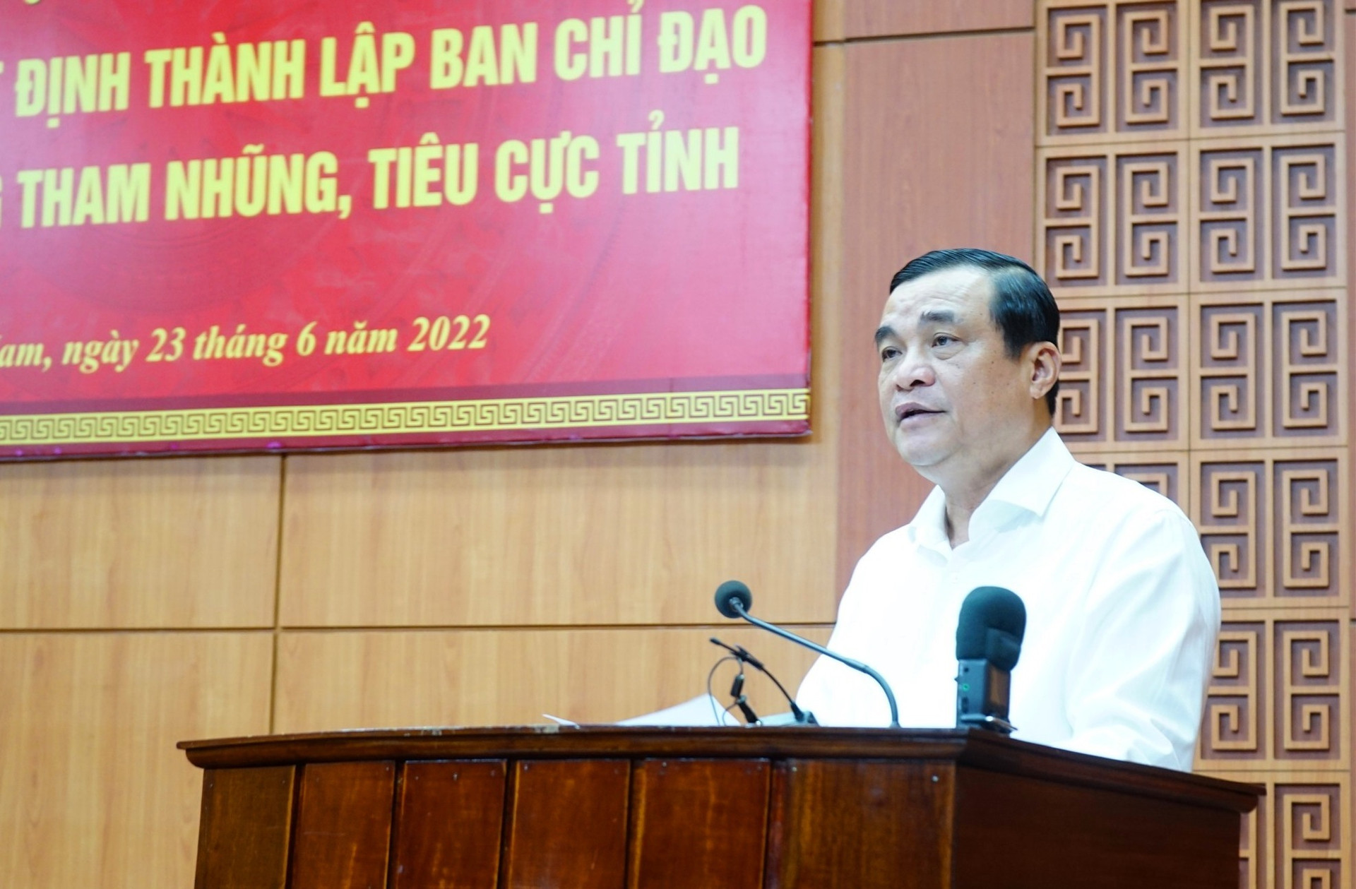 Đồng chí Phan Việt Cường - Trưởng ban Chỉ đạo phòng chống tham nhũng, tiêu cực tỉnh phát biểu nhận nhiệm vụ của Ban Chỉ đạo. Ảnh: N.Đ