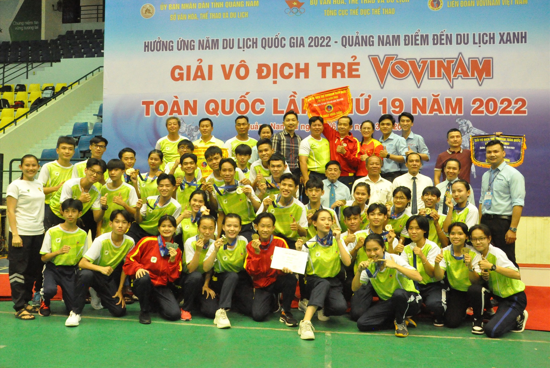 Niềm vui giành giải nhất toàn đoàn của đoàn TP.Hồ Chí Minh. Ảnh: T.V