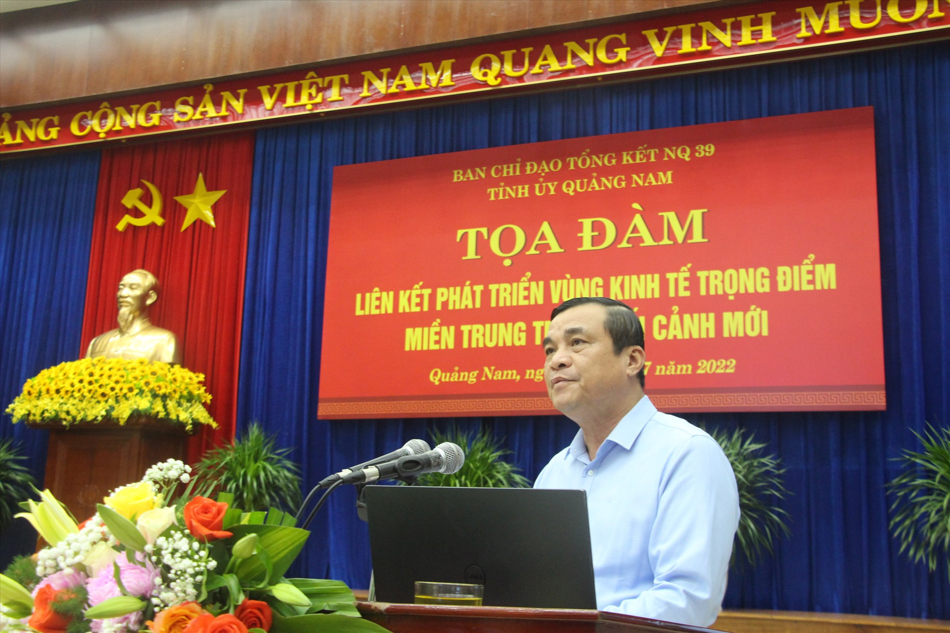 Ủy viên Trung ương Đảng, Bí thư Tỉnh ủy Phan Việt Cường phát biểu tại cuộc tọa đàm. Ảnh: DP