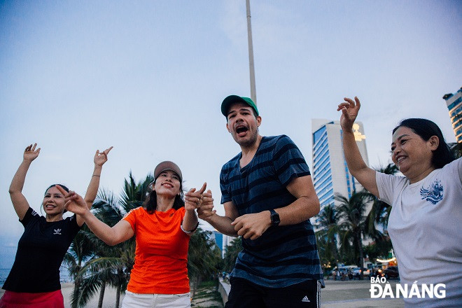 Nhóm nhảy Dork Dancing Đà Nẵng được thành lập với mục đích vì sức khoẻ tinh thần của người dân thành phố Đà Nẵng.