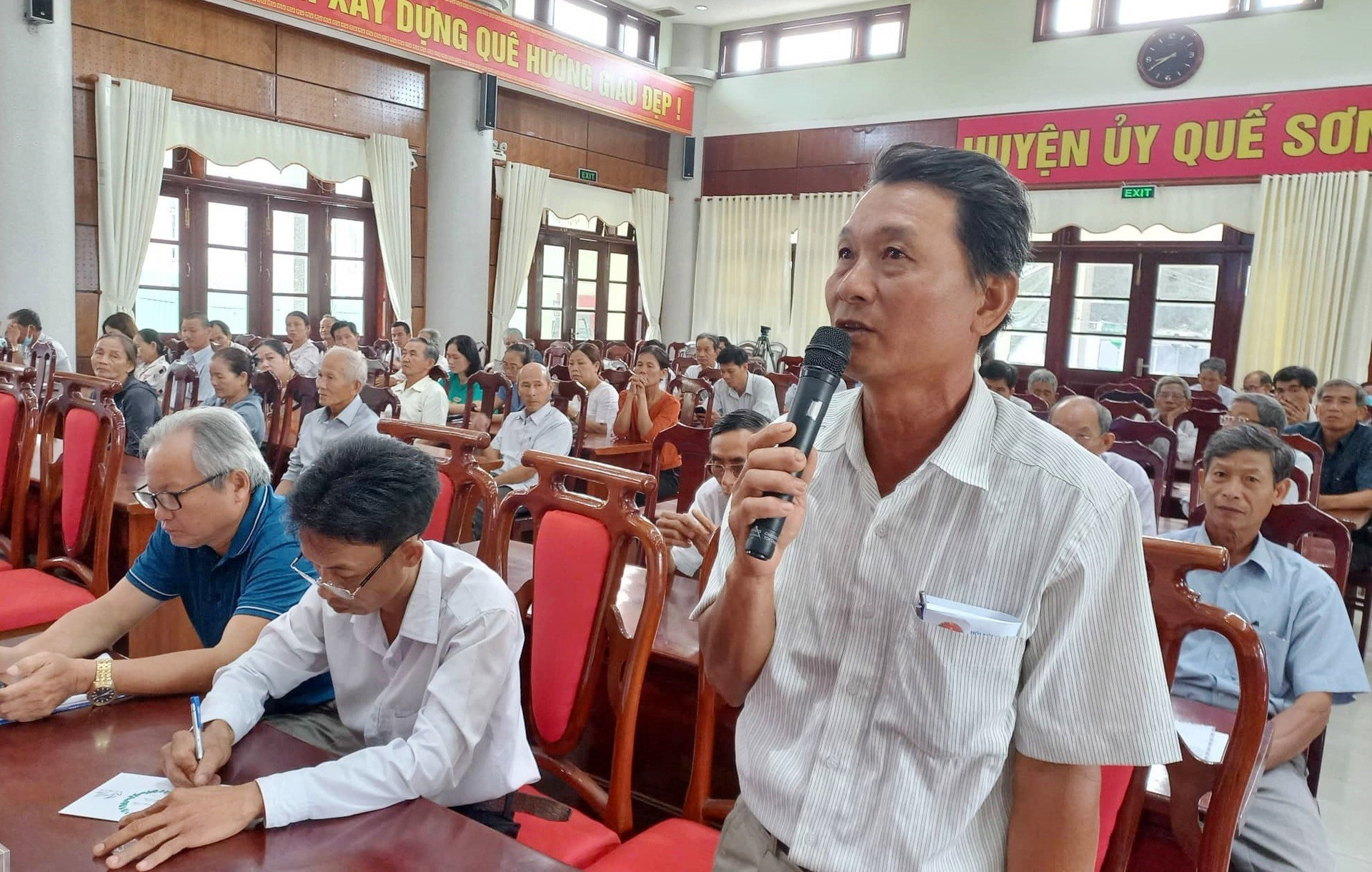 Nông dân Quế Sơn đề xuất ý kiến liên quan đến nông nghiệp, nông dân và nông thôn. ảnh DT