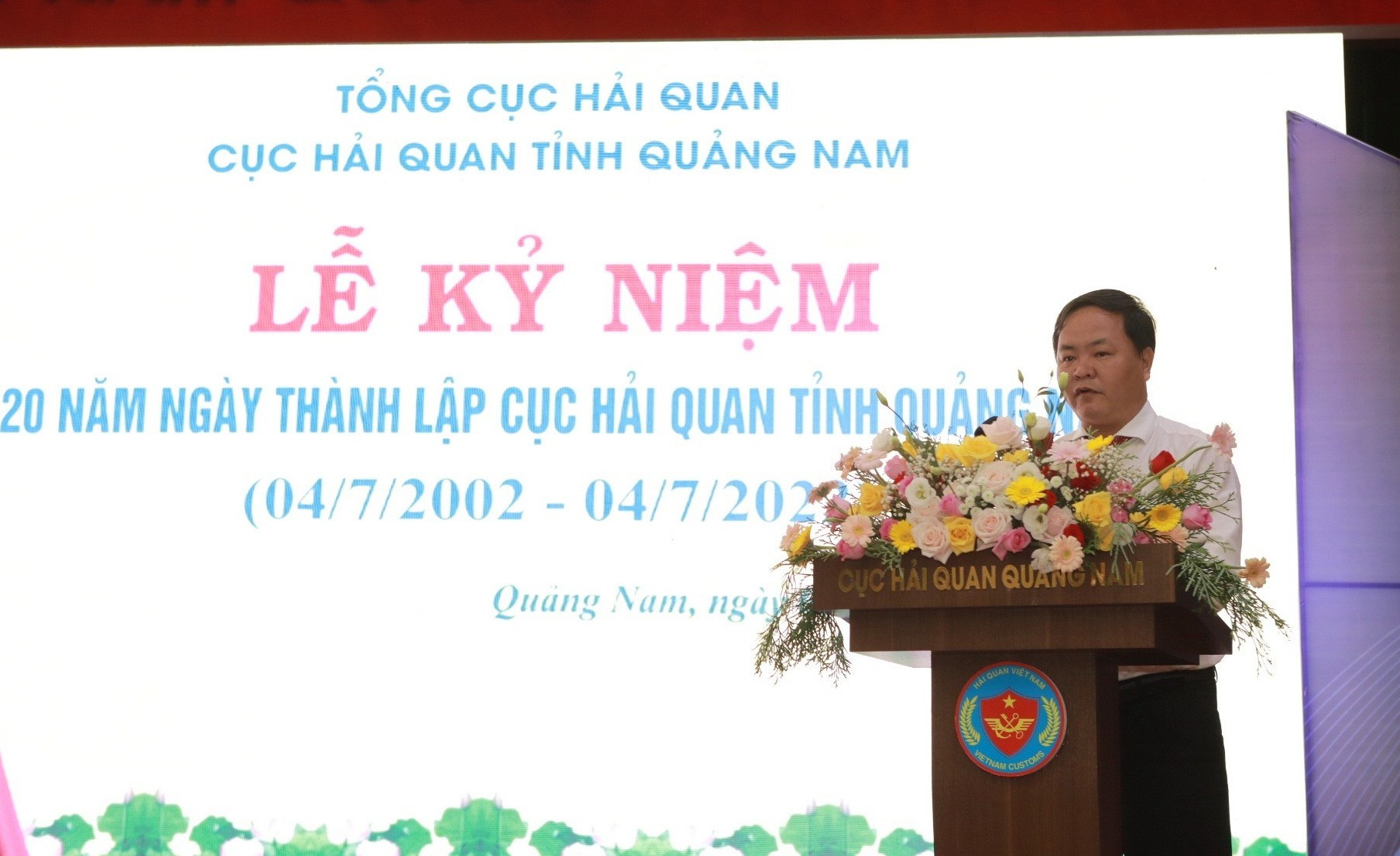 Phó Chủ tịch UBND tỉnh Nguyễn Hồng Quang phát biểu tại buổi lễ. Ảnh: Q.VIỆT