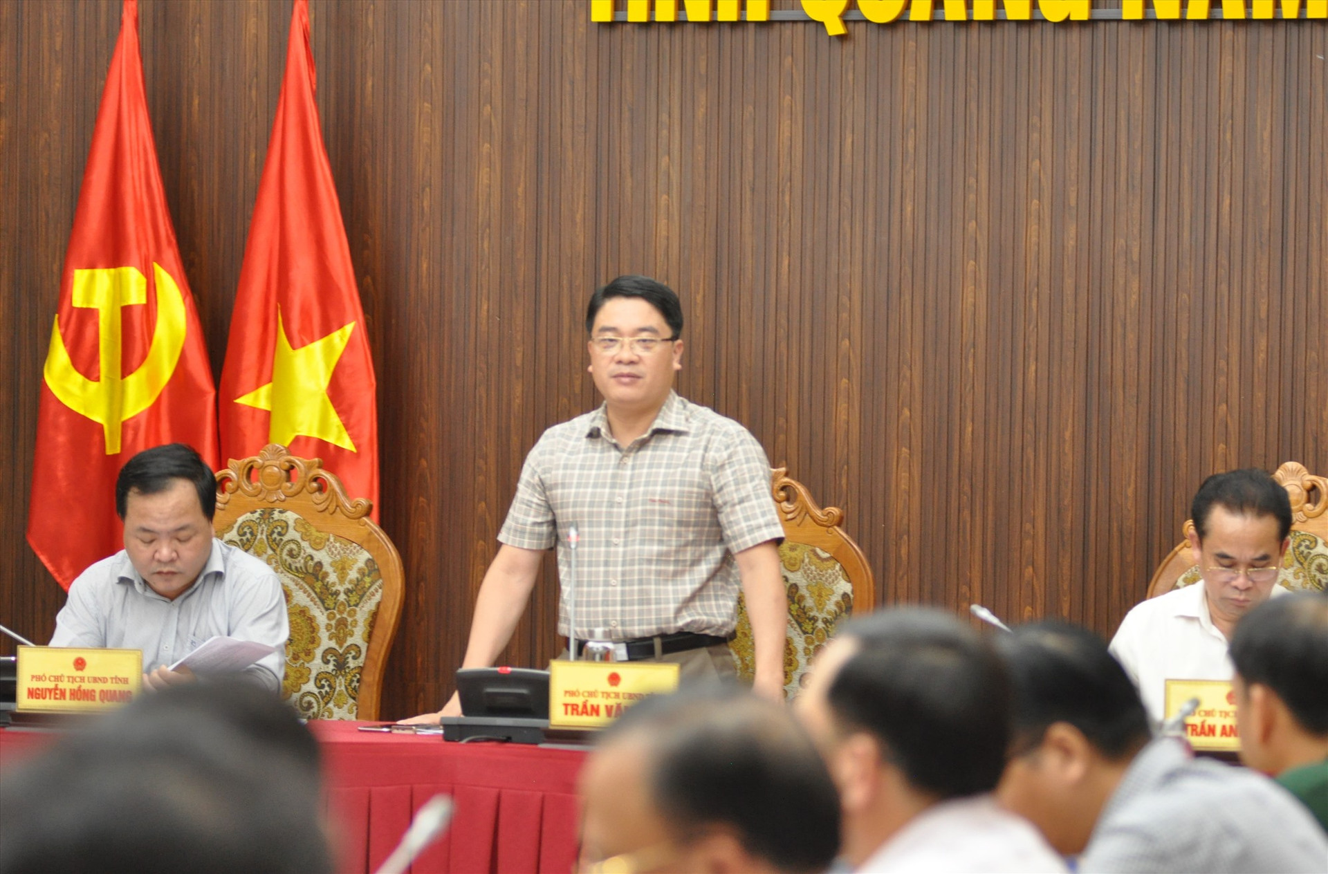Phó Chủ tịch UBND tỉnh Trần Văn Tân kết luận hội nghị. Ảnh: X.P