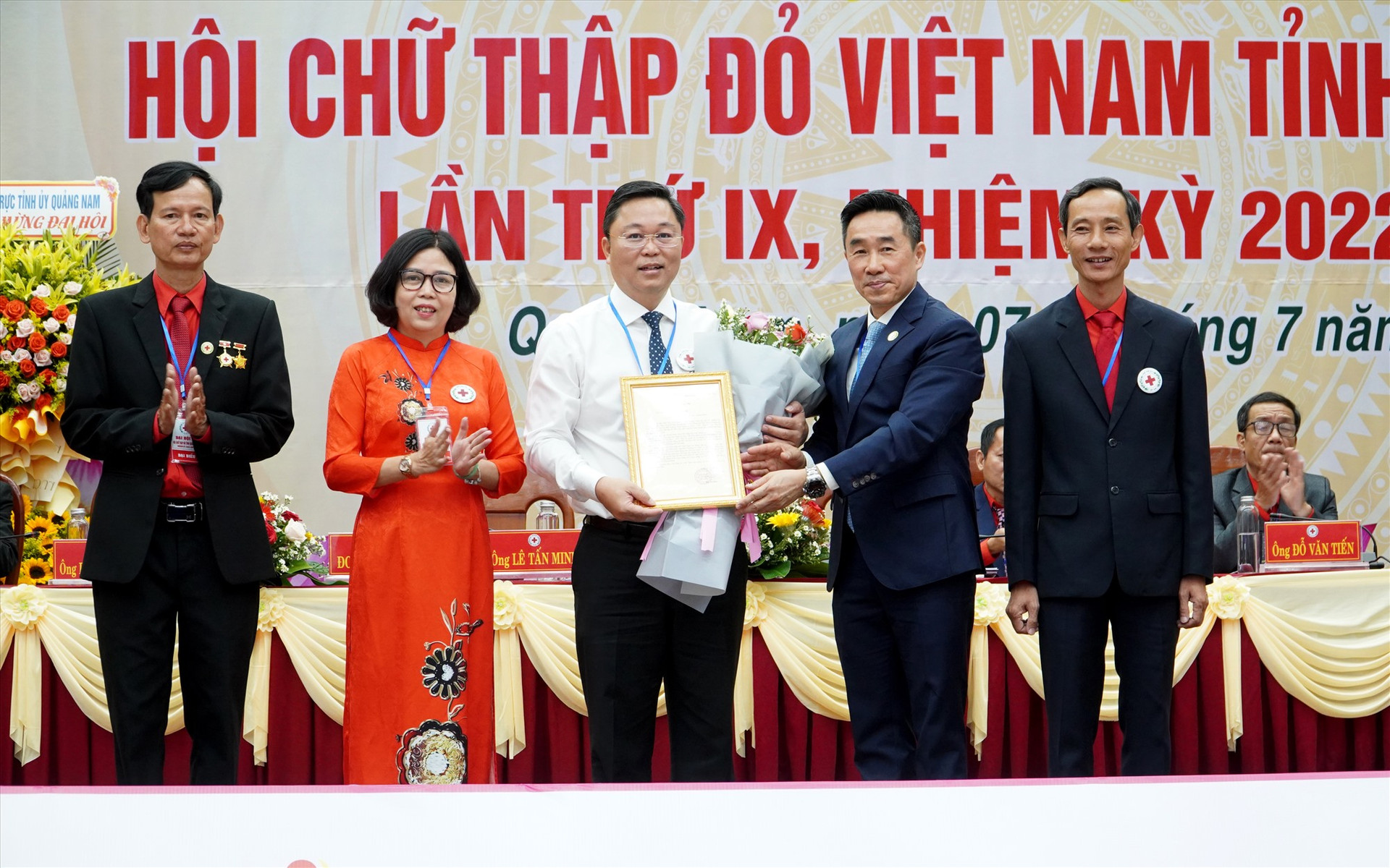Đồng chí Lê Trí Thanh - Chủ tịch UBND là Chủ tịch danh dự Hội Chữ thập đỏ khóa IX. Ảnh: H.Q